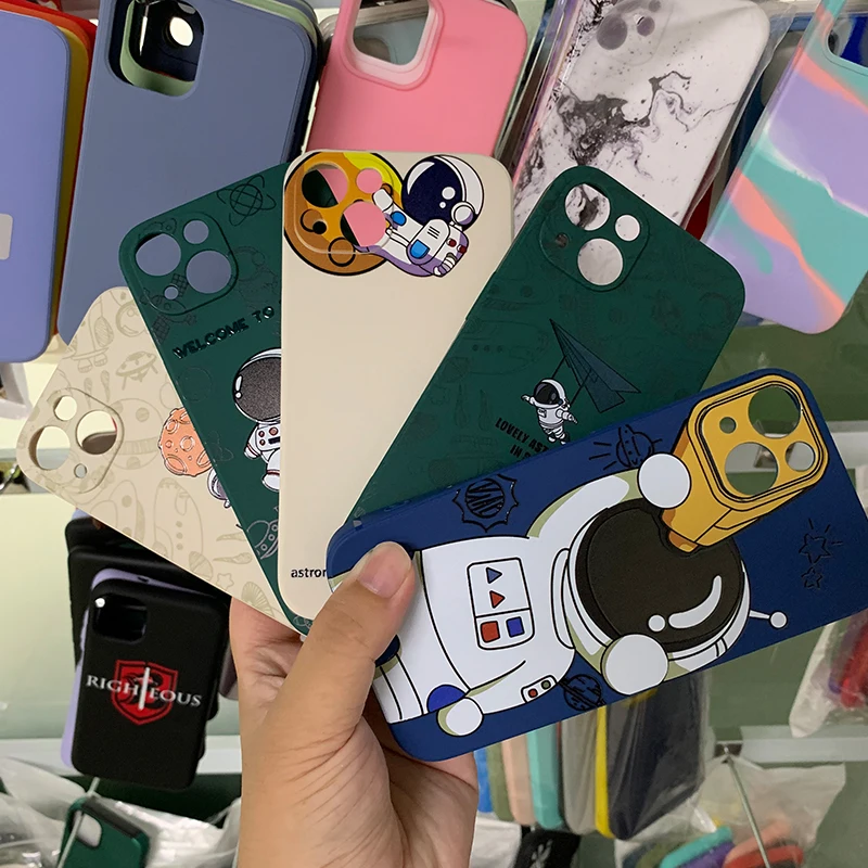 Factory Custom Fashion Designer Cute Astronauts Cartoon Print Anime Phone Case Back Cover For 15 14 13 12 Pro Mobile Case