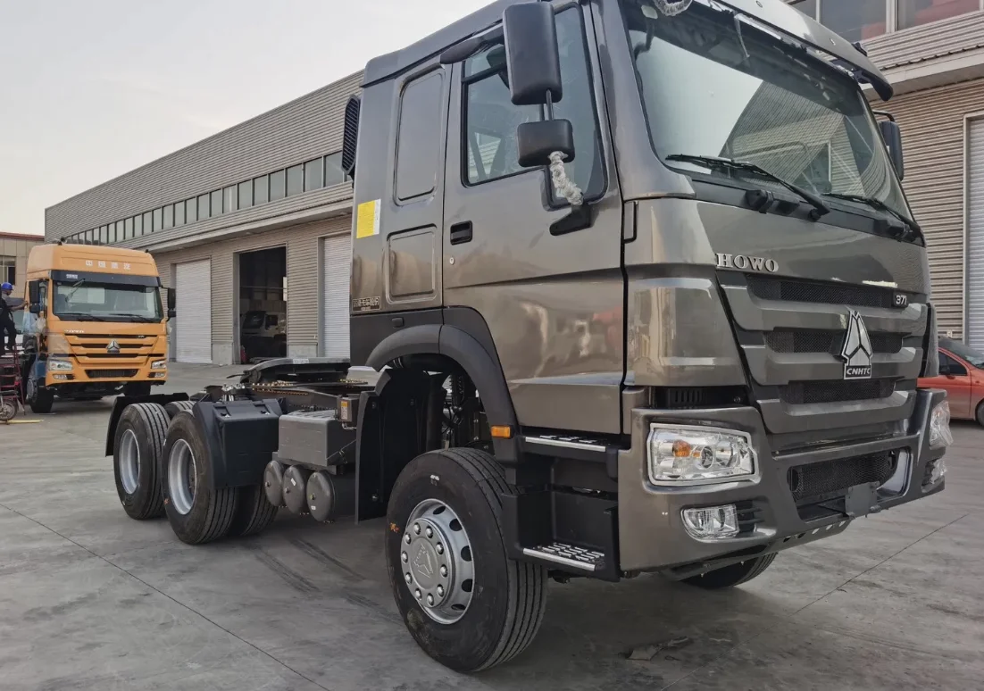 Б/у Новый Sinotruk HOWO 6x4 Тяжелый грузовик самосвал тягач с прицепом.