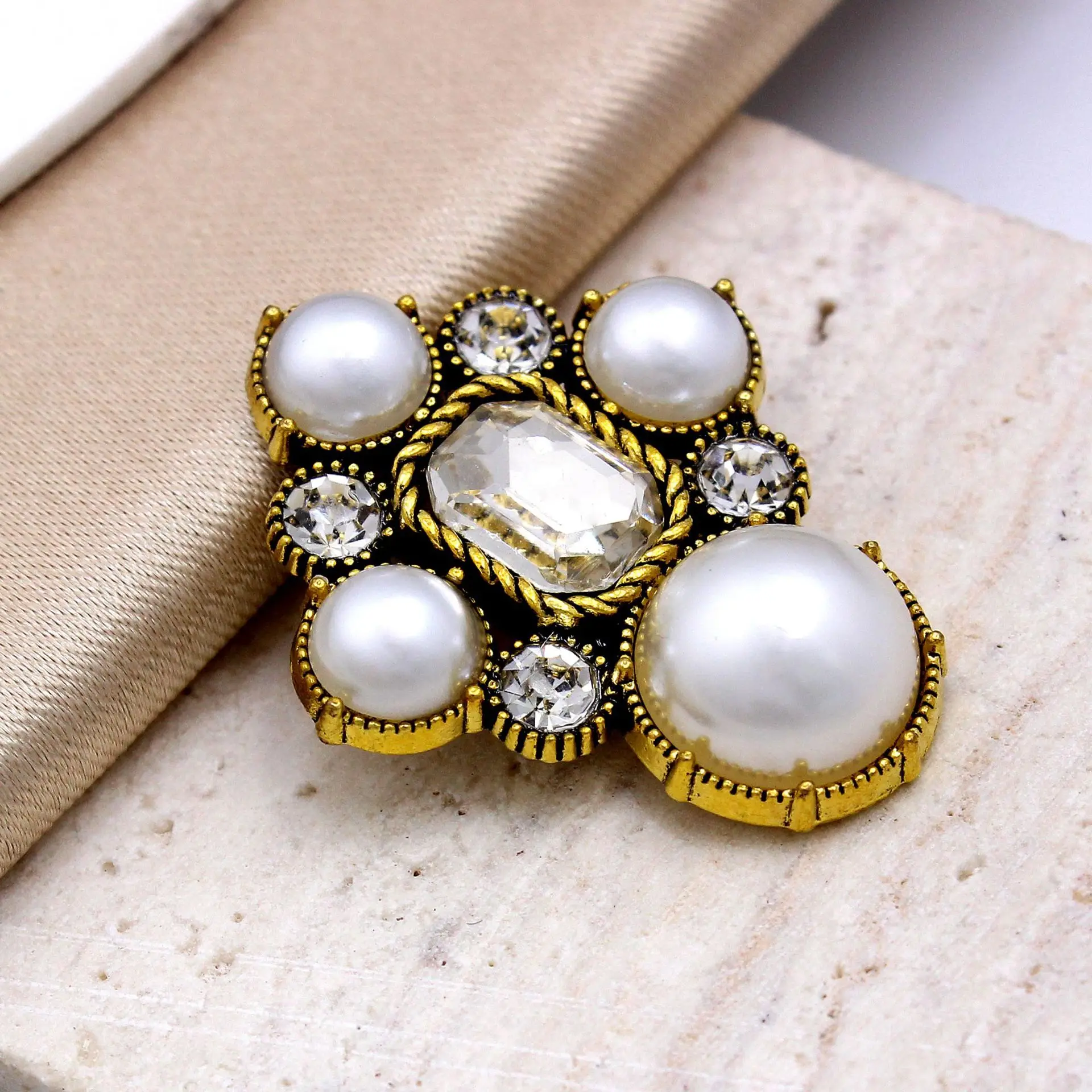 Custom Fashion Metal Shank Sew on Button Zinc Alloy Garment Button For Bag Clothing