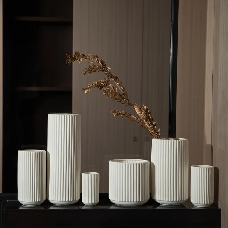 Wholesale Nordic Decoration Home White Ceramics Vase Dried Flowers Tabletop  Living Room Decor Gift Modern Decorative Vases