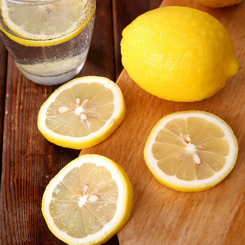 Свежие цитрусовые лимоны для продажи