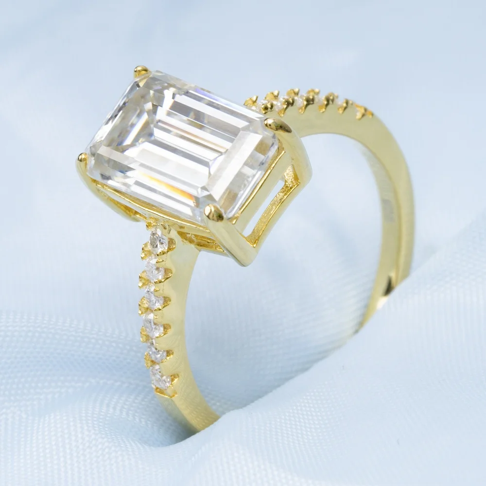 Factory wholesale new style bling 14k yellow gold 4ct emerald moissanite ring