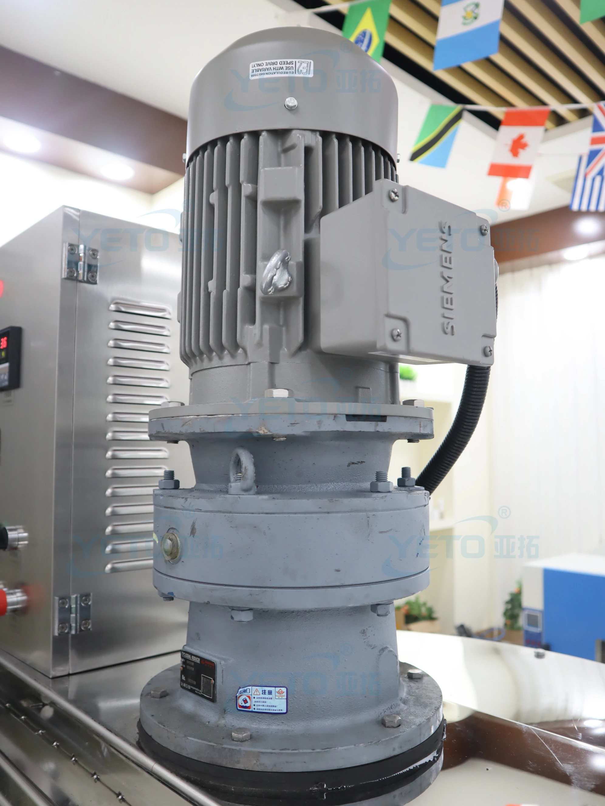 Cream Mixer Cosmetic Facial Cream Customized Various Stainless Steel Cosmetic Beverage Chemical Mixing Tank with Heater Agitator