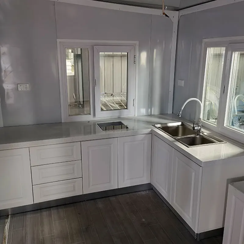 Giantsmade Wholesale Hot Sale Installed Portable Outdoor Pre Fabricated House For Container Shop