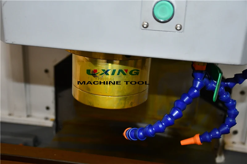 High precision 3 axis taiwan china GSK Siemens FANUC control cnc vertical milling machine VMC850