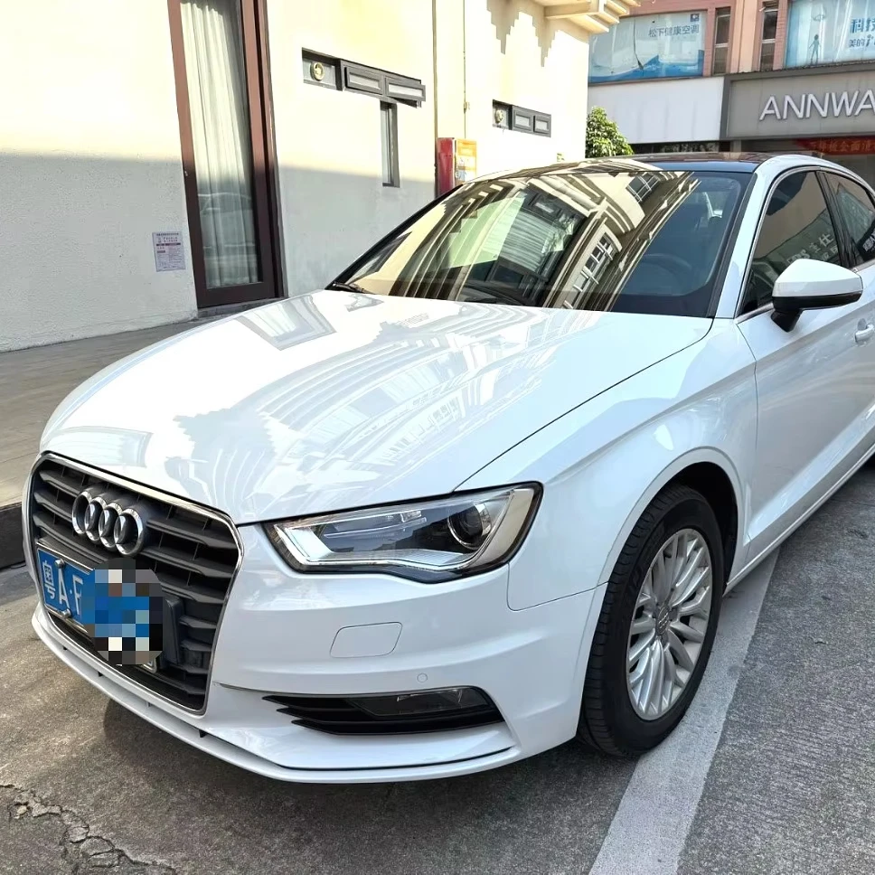 2016 хорошо используемый лимузин Audi A3L с автоматической коробкой передач левым турбонаддувом кожаными сиденьями для задней камеры бензиновым топливом