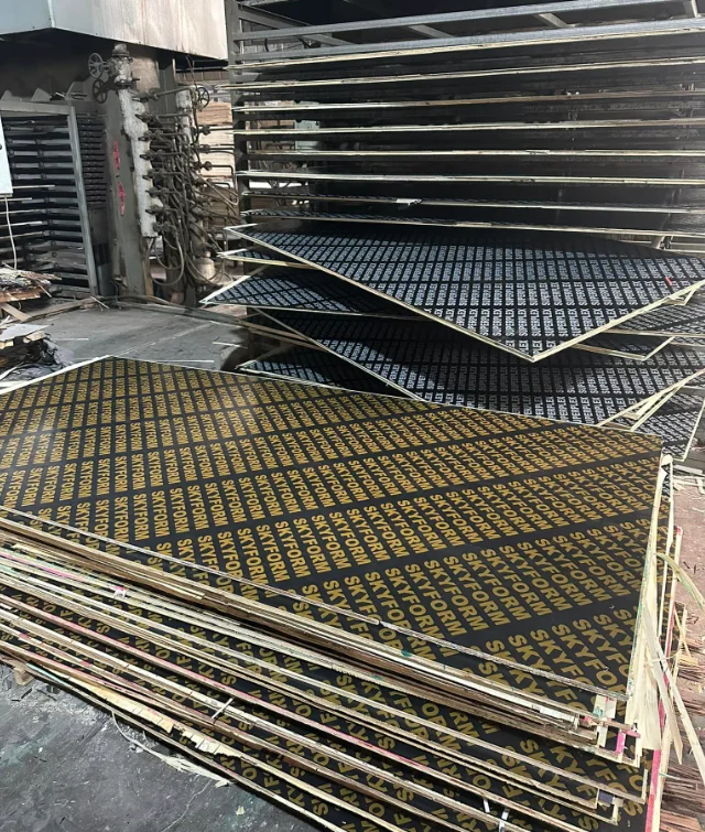 1220 *2440 mm 3-18mm black brown red size shuttering chinese 18mm film veneer faced plywood for construction made in china