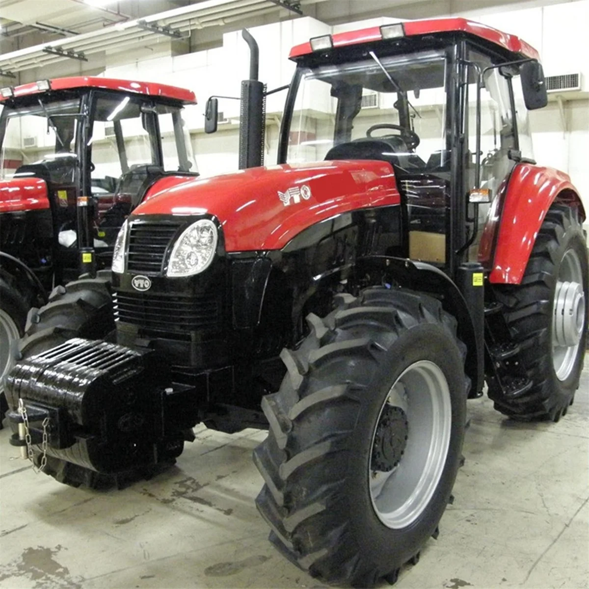 YTO-X1254 трактор с кабиной
