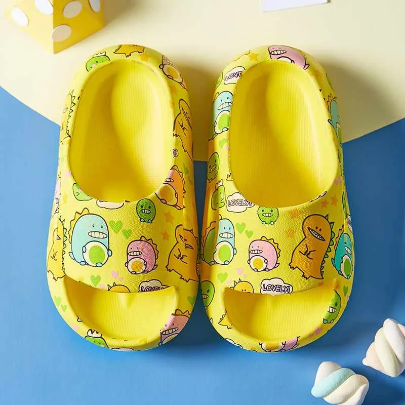 2021 г. Летняя детская садовая обувь модные домашние тапочки с