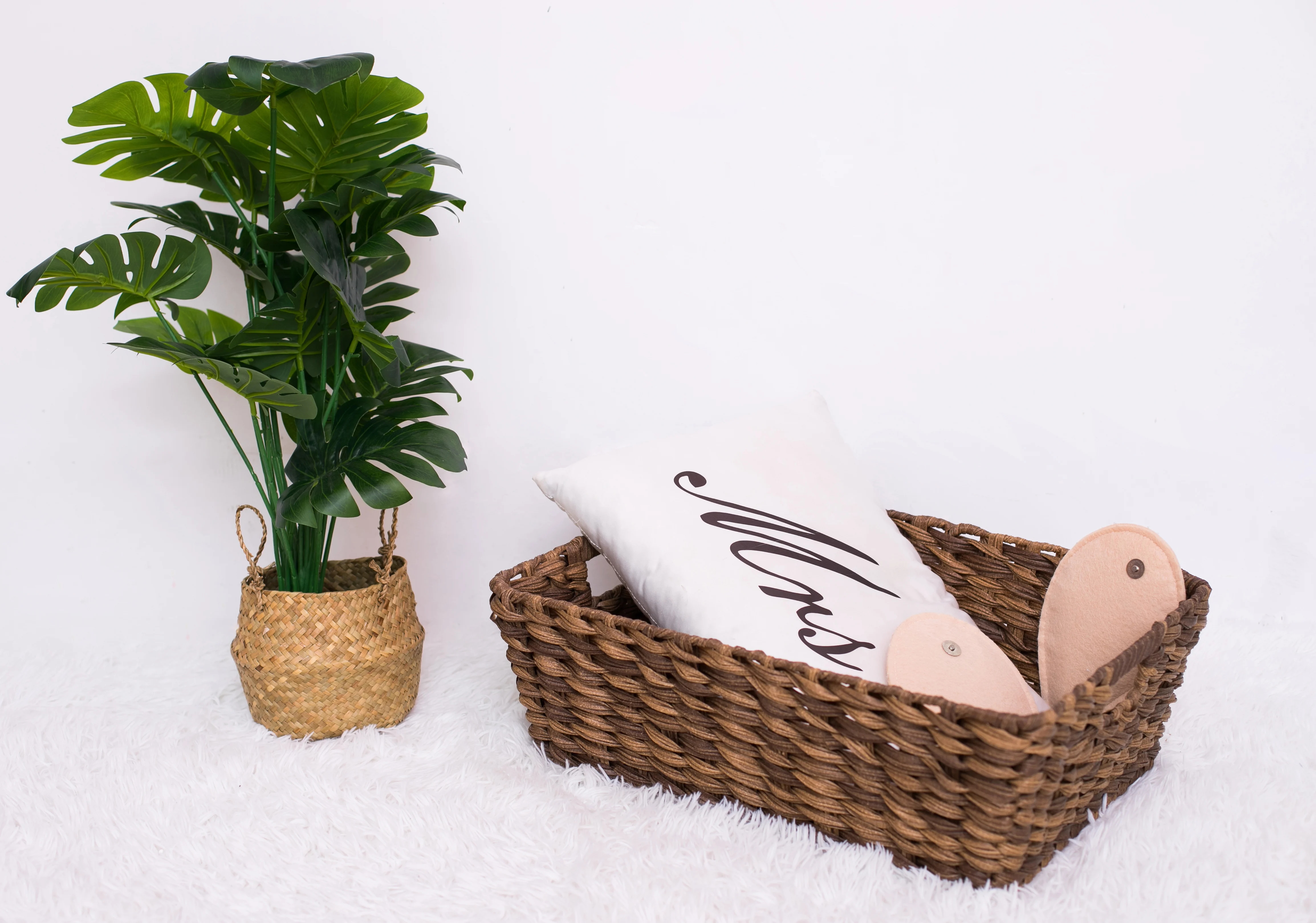 Multi-Functional PE Rattan Storage Basket Rectangle Design Cutout Handle Plastic Wicker Folding Hanging Organizing Laundry