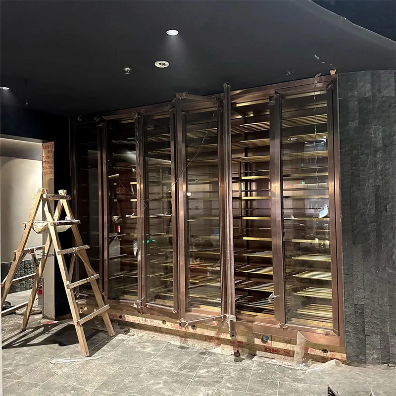 Современный роскошный стеклянный кулер с постоянной температурой из нержавеющей стали, красный винный погреб, дисплей для хранения виски, винный шкаф