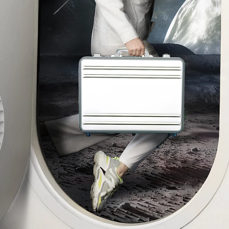 China Manufacturer Aluminum Briefcase With Resistance Handle Hard Laptop Case