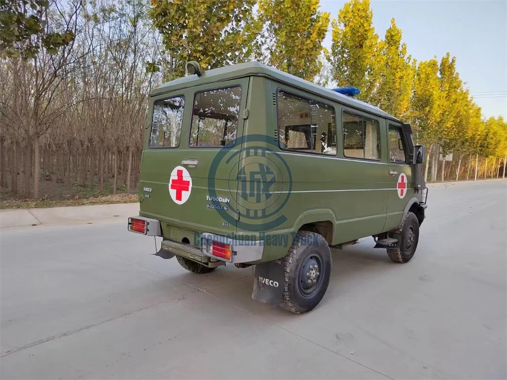 Emergence Vehicle Japan IEVCO 2045 Double Diff Equipment 4 Wheels All Driving Ambulance
