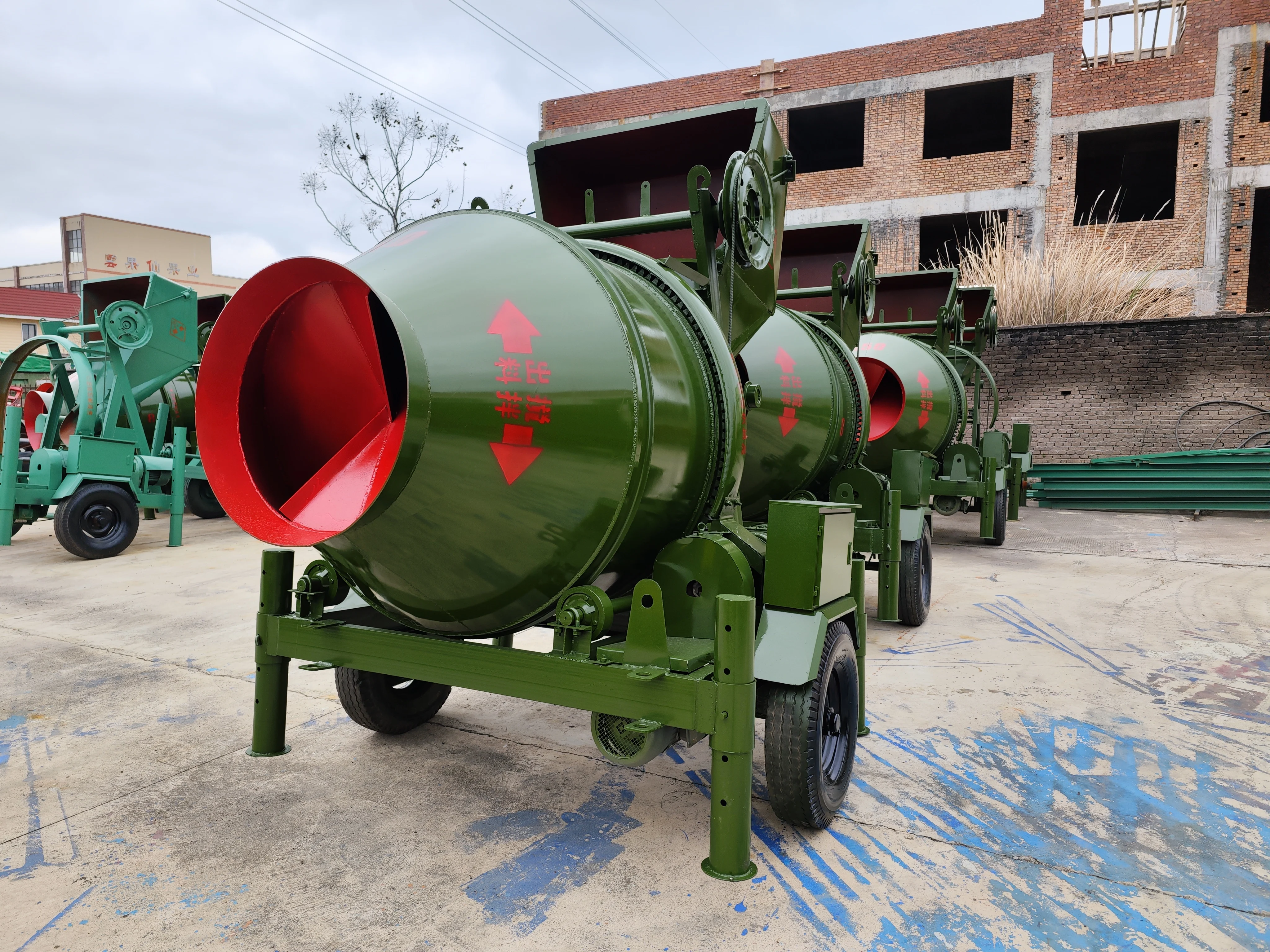 JZM350 Concrete Mixer Self Loading Concrete Mixer Truck Mobile Stone Crusher Diesel Engine Portable Cement Mixer with Engine