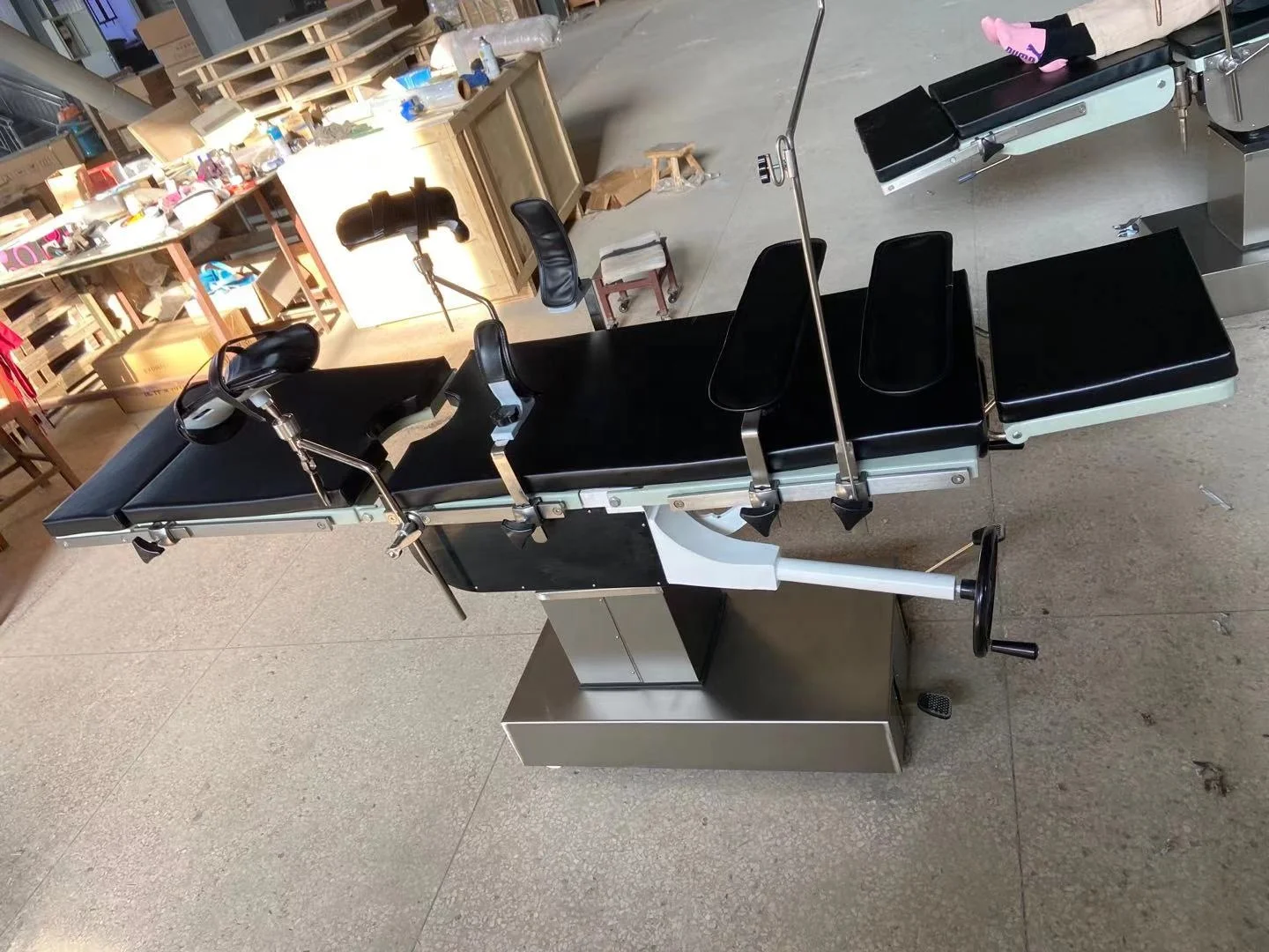
Factory price gynecological examination table delivery bed OT table operating table 