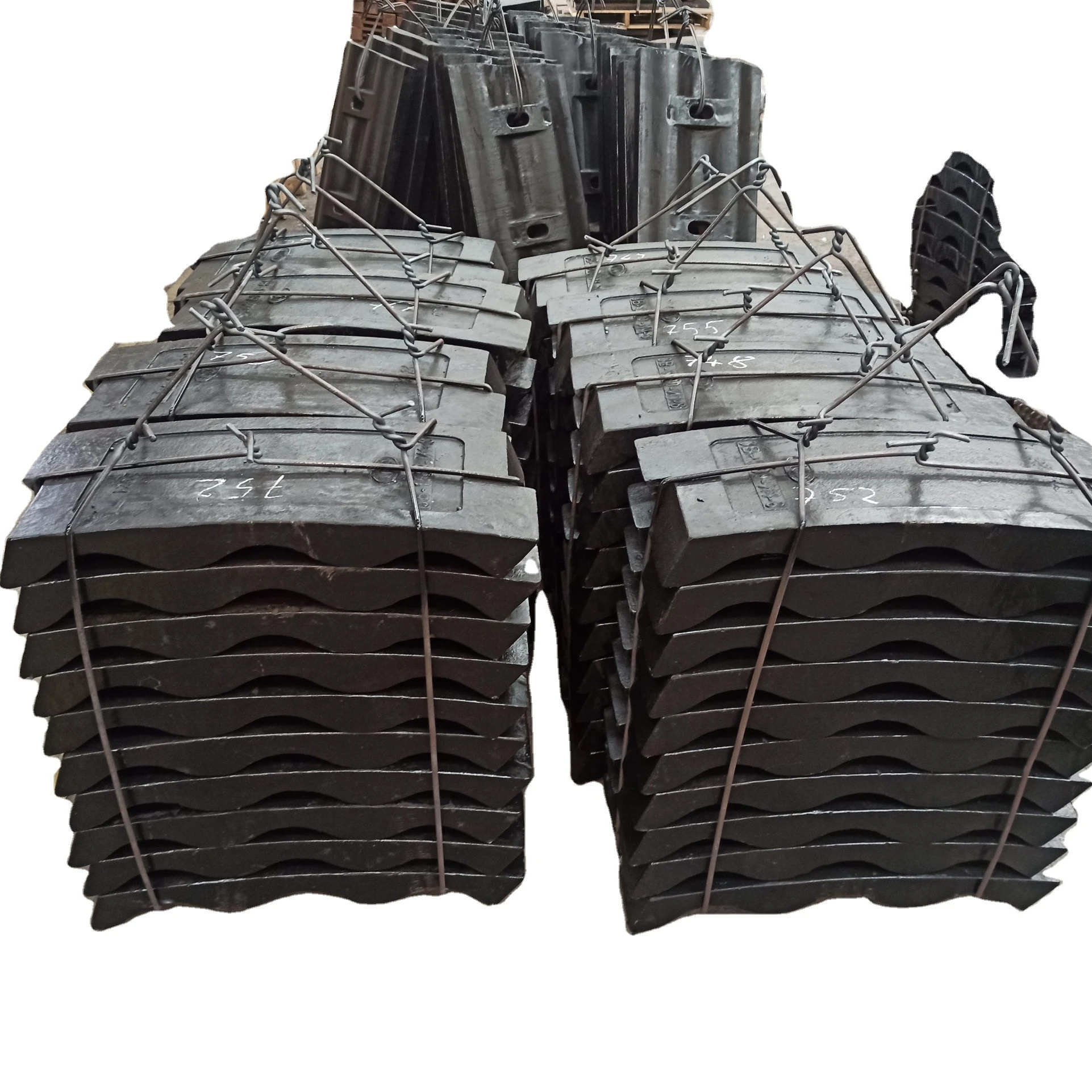 Vietnam Factory Selling Directly Casting Steel Iron Ball Mill Liner Alloy Chromium Wear Resistance Lining Plate