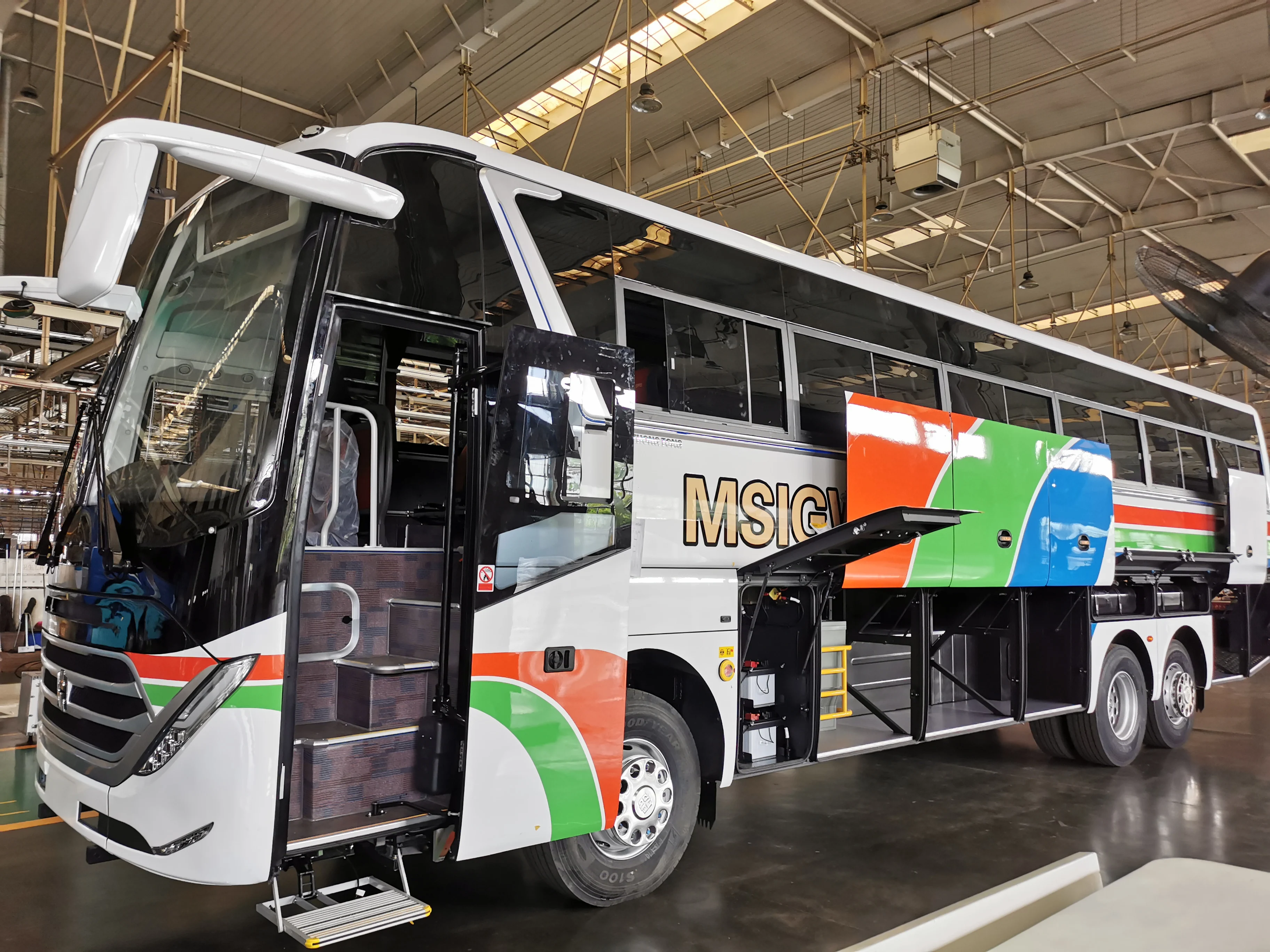 High Quality Zhongtong Economic Reliable Coach LUXURY Customizable Bus RHD Price City Buses75 Seater for Sale in China