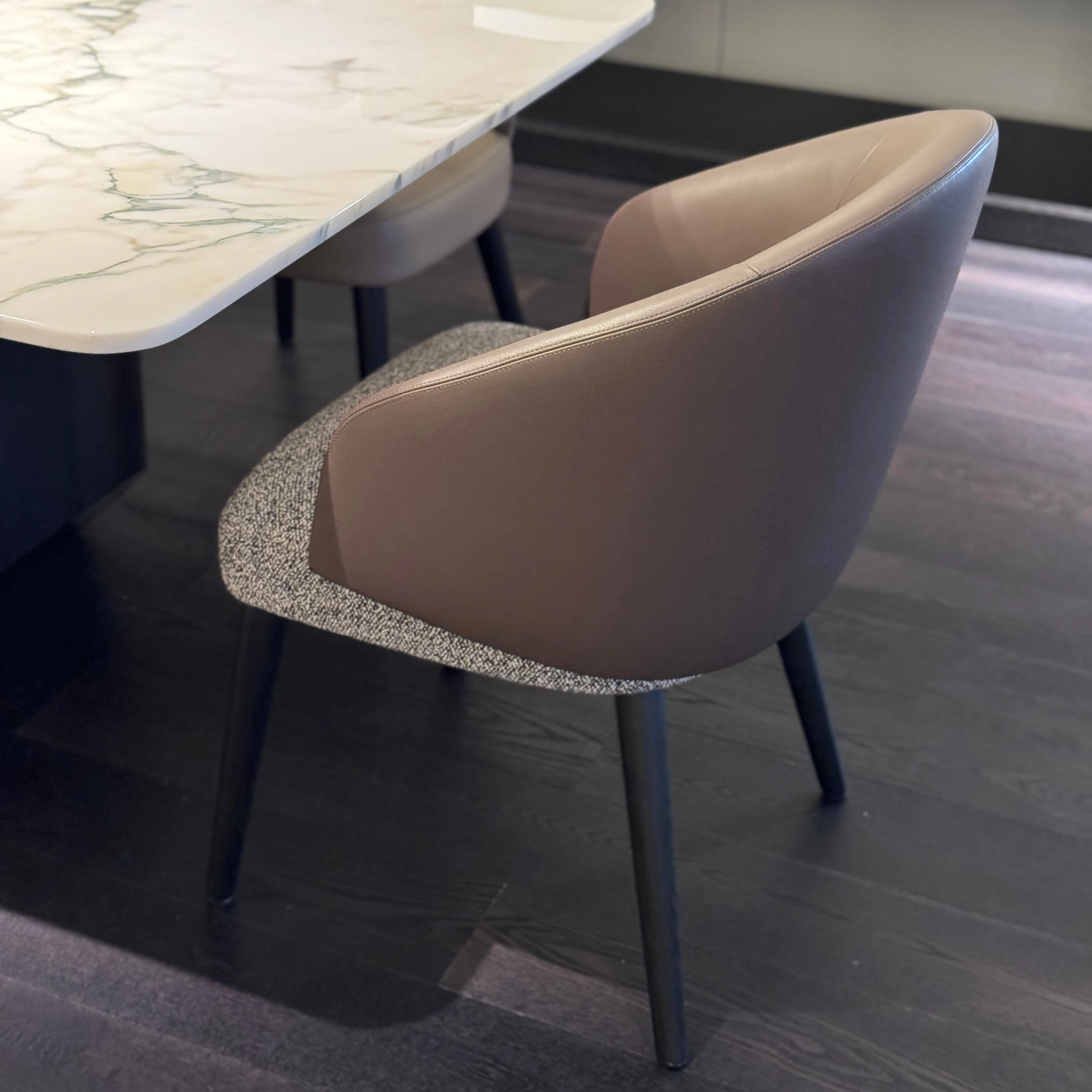 Italian Original Lawson Dining Chair Minimalist Designer Wood with Leather Fabric Armrest for Home or Hotel Furniture