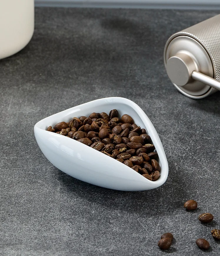 Factory Wholesale Porcelain Coffee Bean Tea Spoon Shovel Dosing Scoop Dish Ceramic Coffee Bean Measuring Cup
