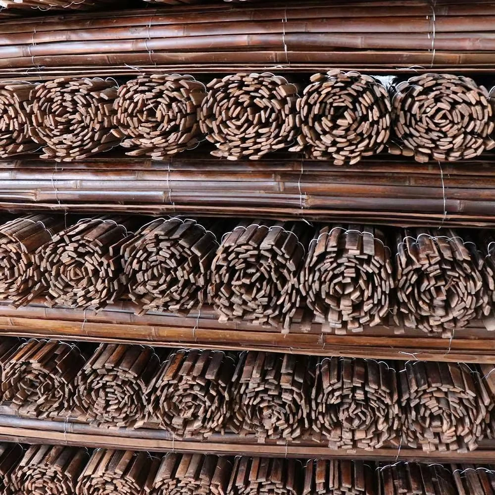OEM wholesale waterproof rolled natural indoor outdoor garden privacy fences bamboo slats supplier