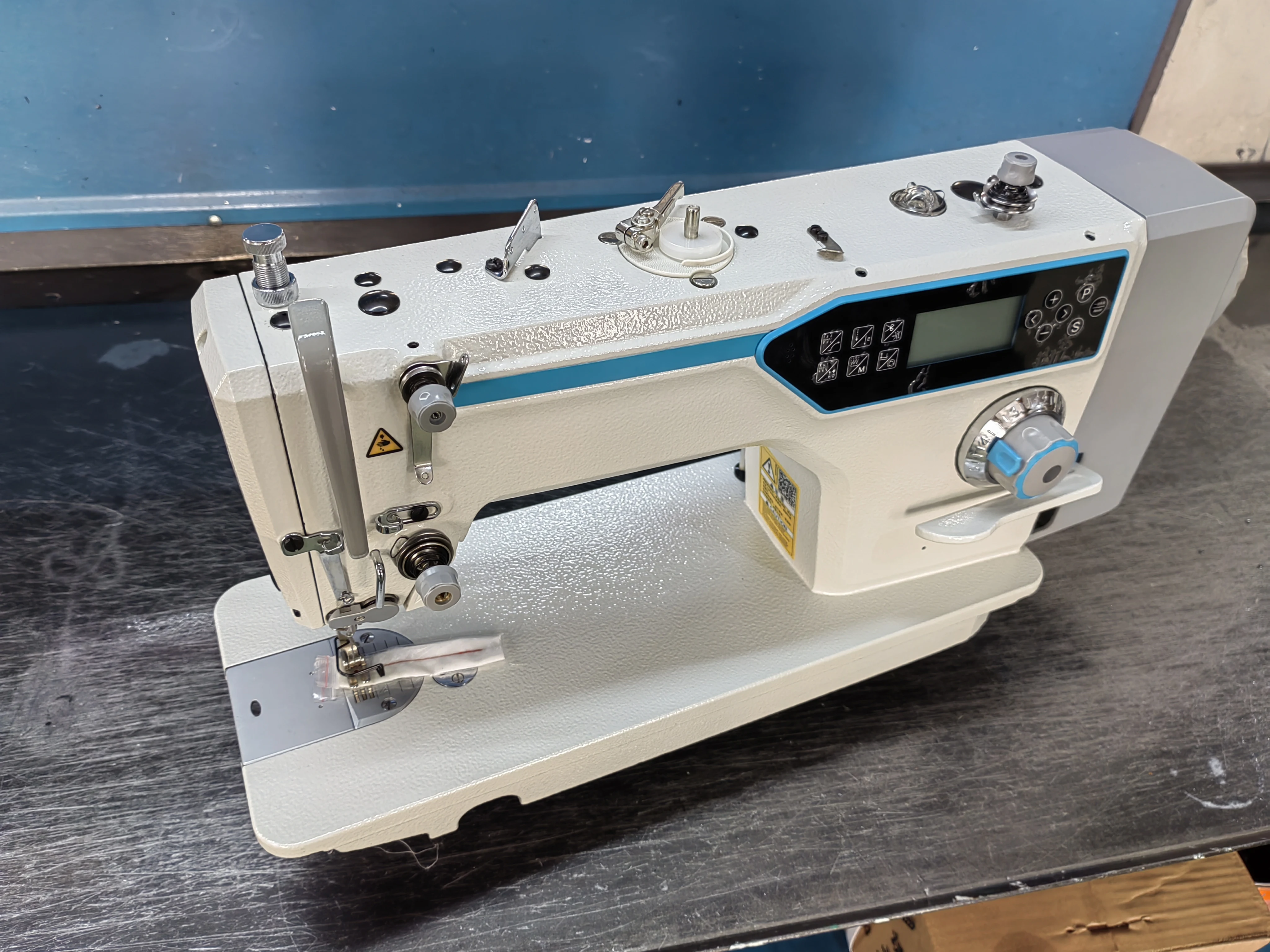 QK-800-A6 jack style automatic computerized flat bed lockstitch industrial sewing machines with Stepping presser foot lift