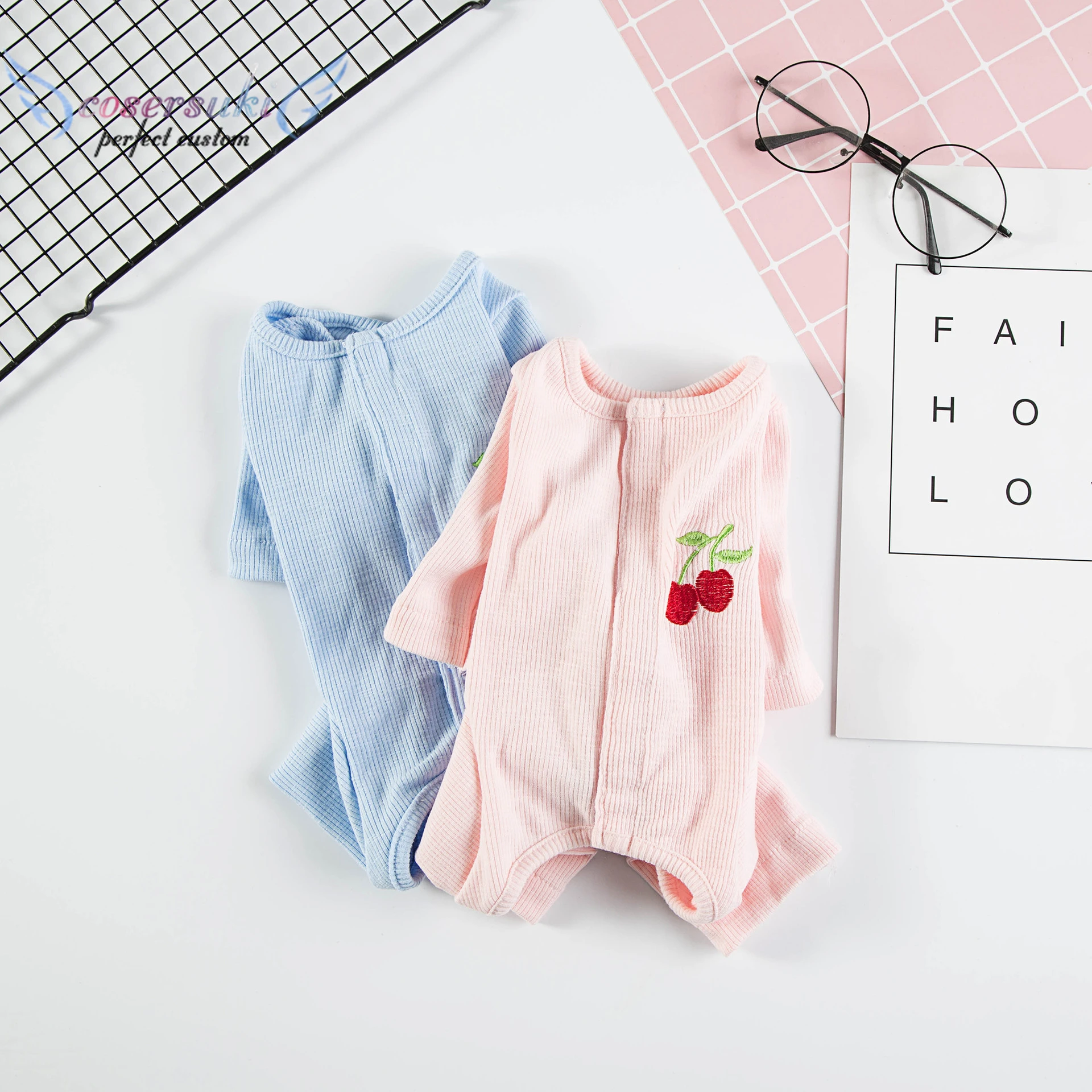 Одежда для собак одежда кошек домашних животных солнцезащитная дышащая рубашка двух ног костюм на весну и