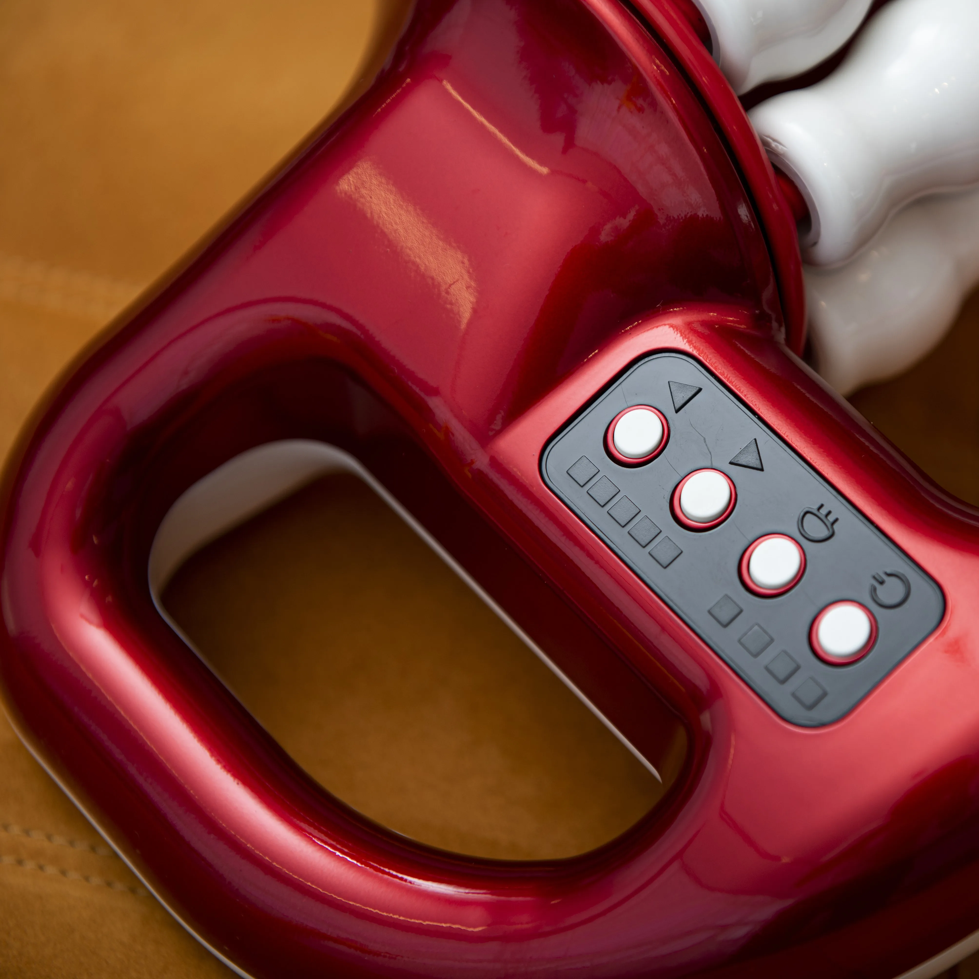 Good Quality CQC Certificated Massage Roller Customized Color 8V 15W Body Roller Massage Machine