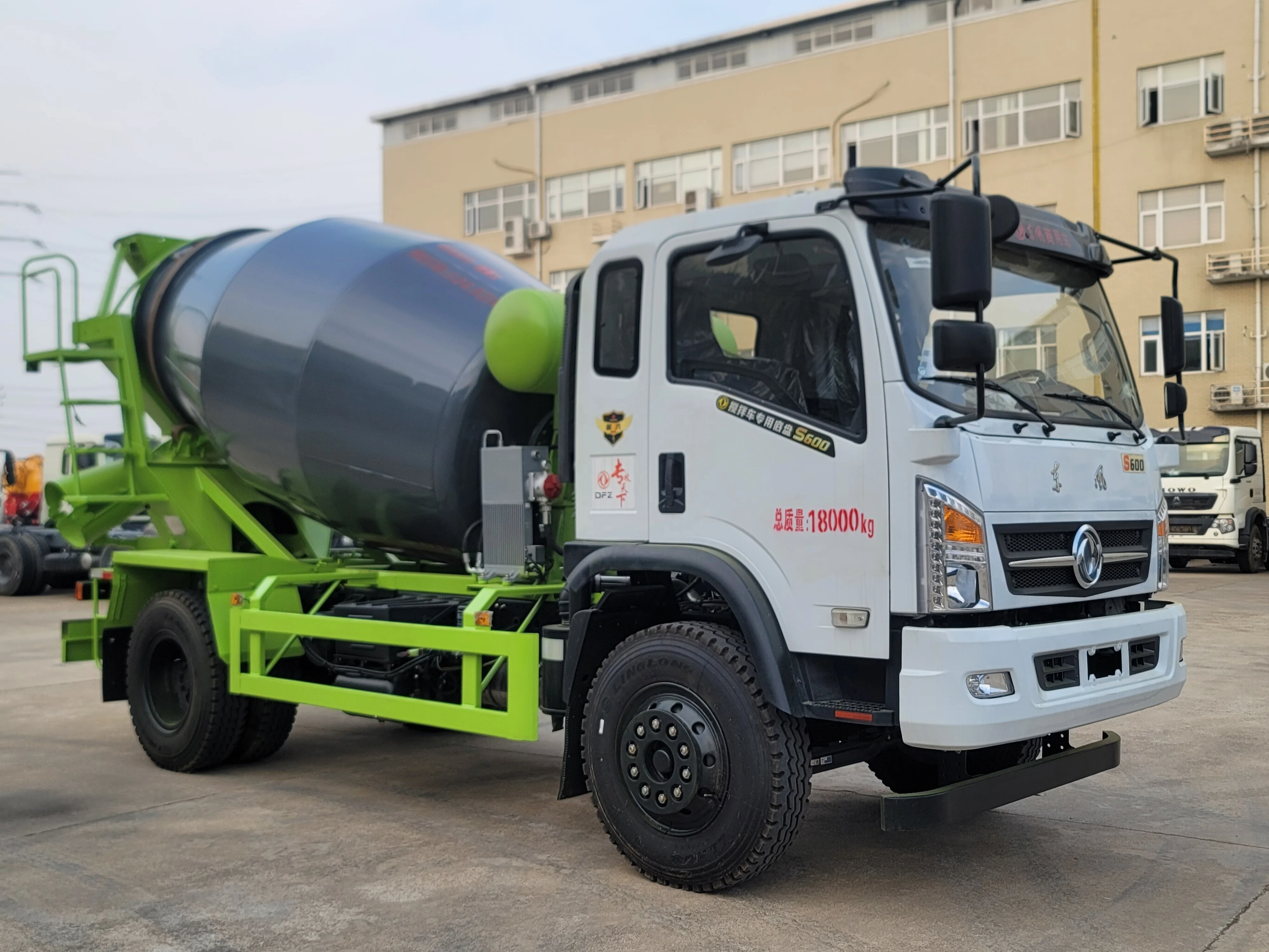 Brand new concrete mixing truck 4m3 5 cubic meters cheap concrete mixer truck sale
