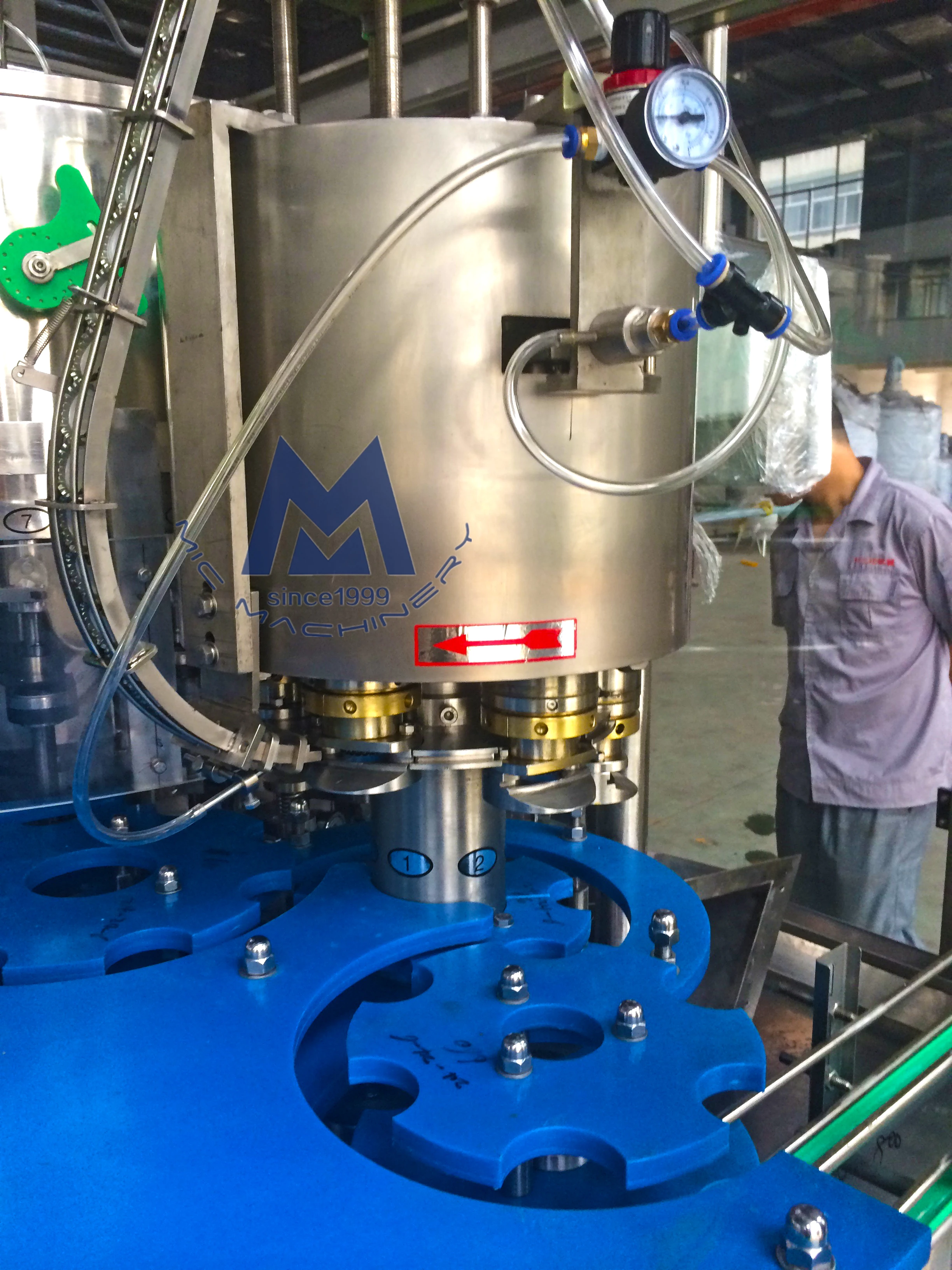 Automatic white alcohol wine alcoholic drink bottling line glass bottle vodka filling machine