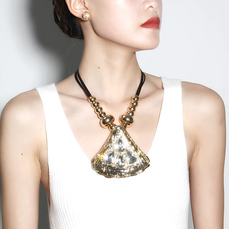 High Quality Fan Shaped Pendant Necklace Earring Set Fashion India Jewelry Set In Bulk Wholesale