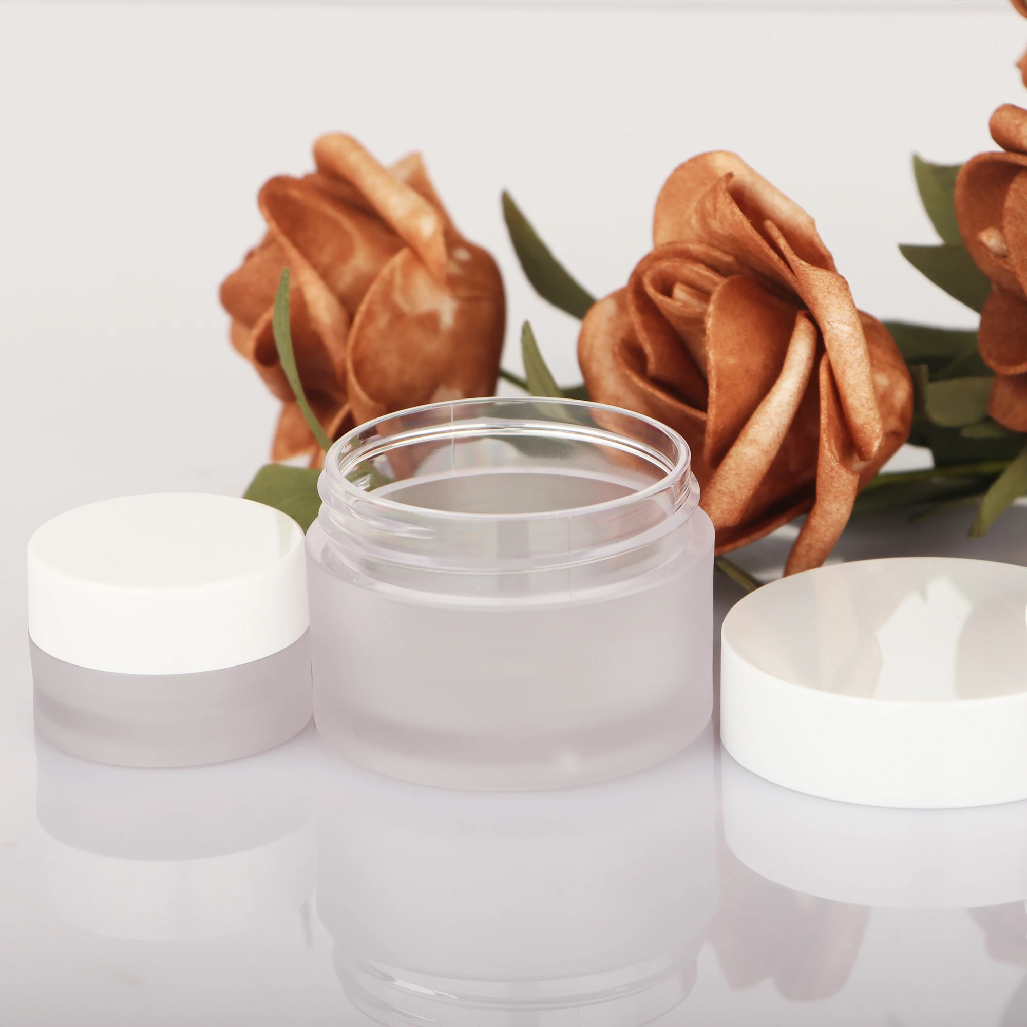 Plastic Cosmetic Packaging Round Jars 5ml 15ml 30ml 50ml 100ml 250ml PETG Frosted Lotion Jars and Body Cream Jars with Lid