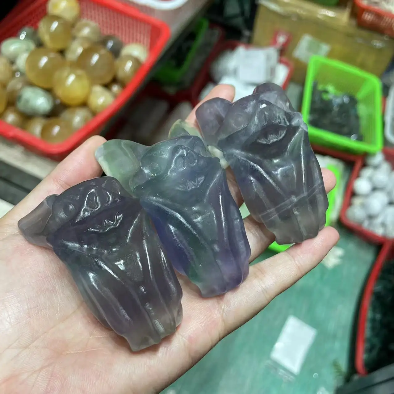 Hot Sale crystal Gift Factory price natural Meditation reiki spiritual quartz fluorite Materials bat carvings for Halloween
