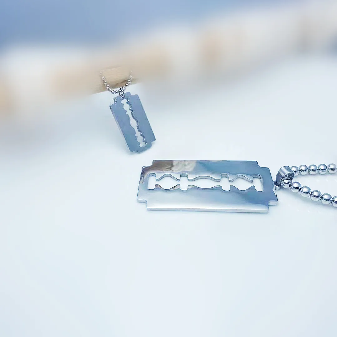 European and American hip hop stainless steel eBay personality cool razor Pendant Fashion Necklace