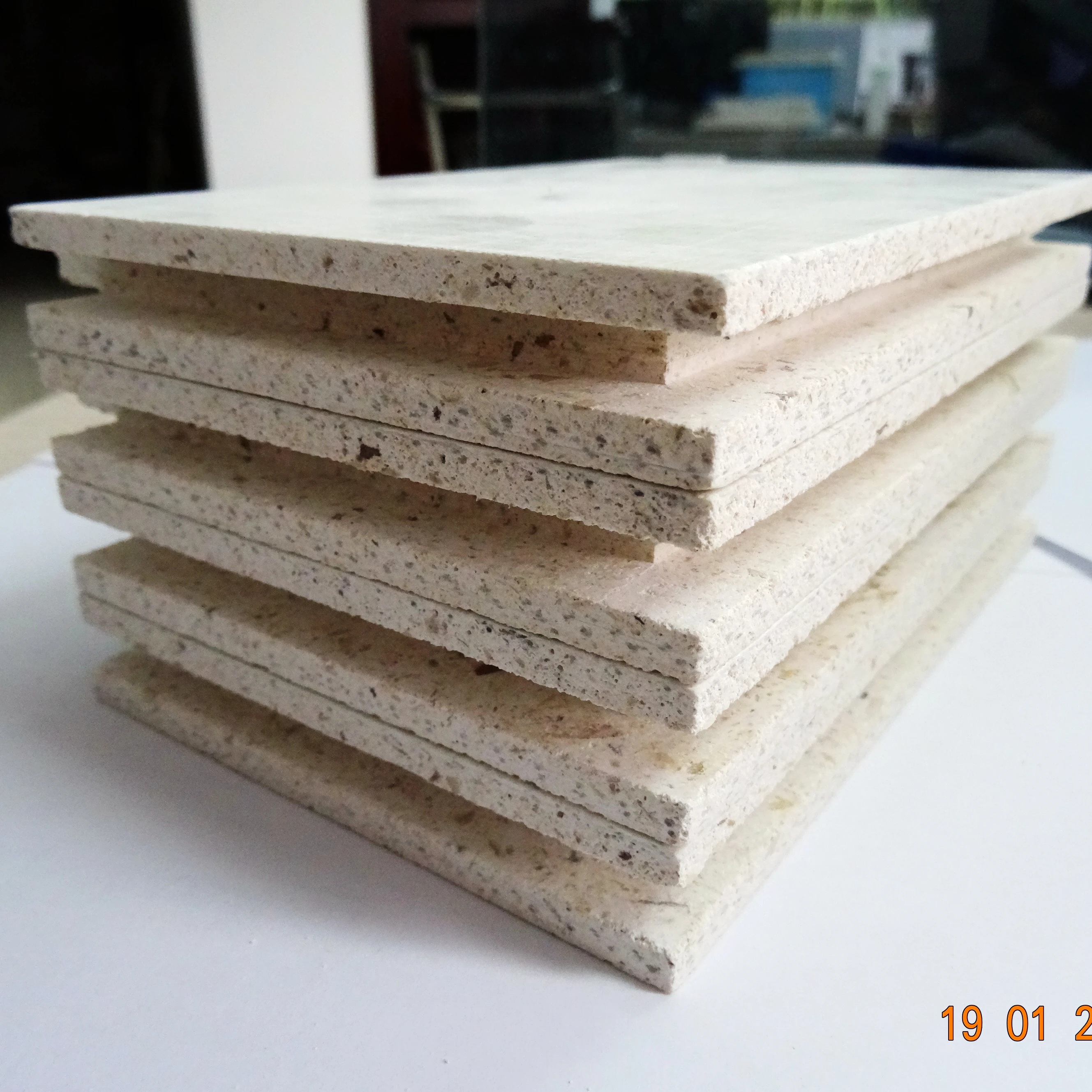 Mgo floor  board is an ideal choice for high density, strong load bearing, suitable for a variety of floor engineering needs.