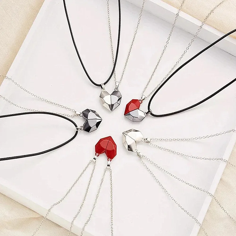 Couple love magnet necklaces set 2024 fashion new wishing stone pendant clavicle chain heart shaped necklaces women