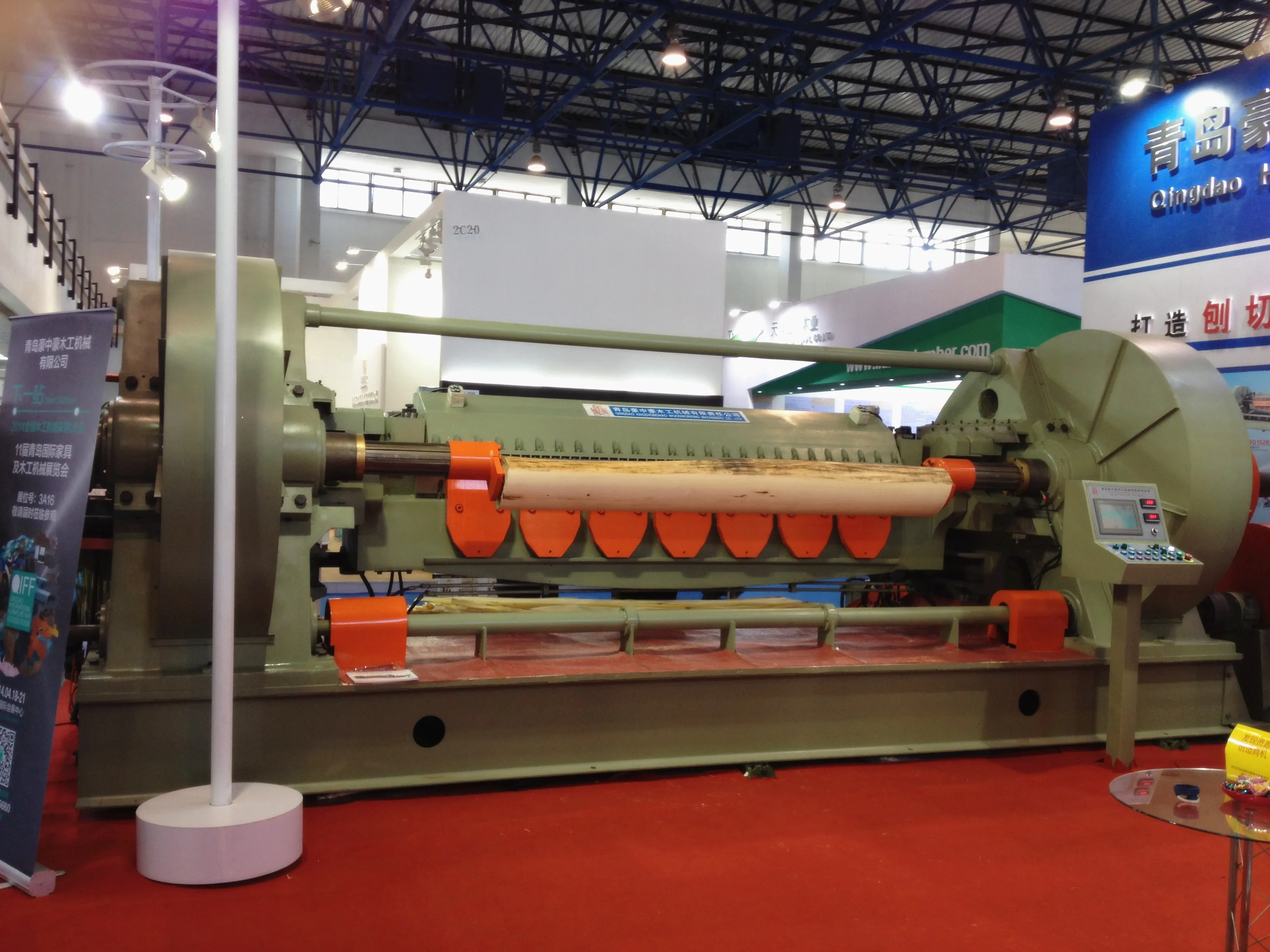 Heavy Machinery Peel Solid Wood Veneer Machinery Half Round Peeling Machine Slicer