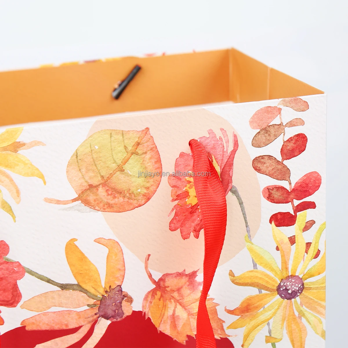 Custom Recyclable Christmas Cardboard Tote Bag Gold Foil Embossing Vanishing Matt Lamination Gift Box Packaging Exquisite