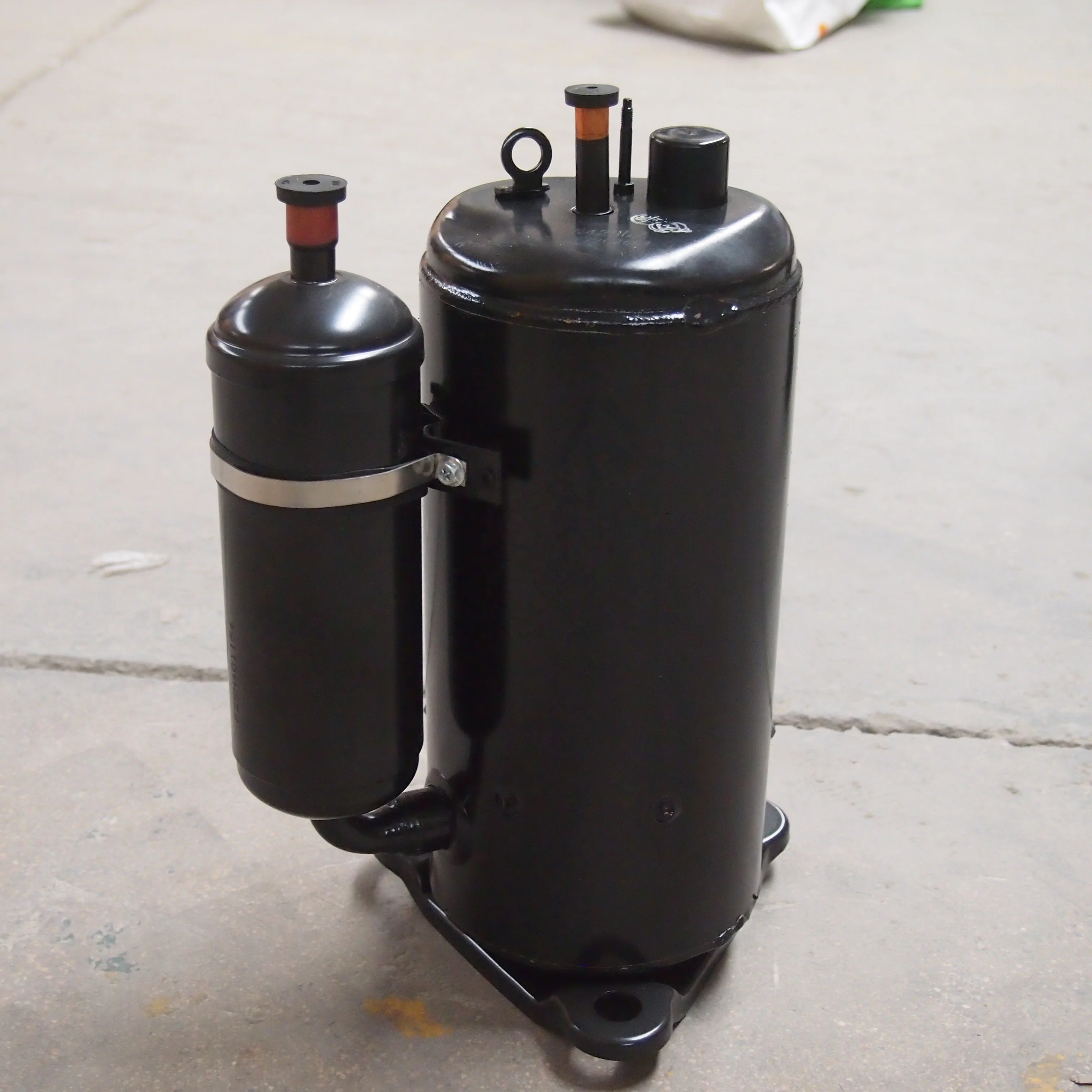 44V170-A5-BTSN 220v 50/60hz 3 phase R410a Rotary Compressor