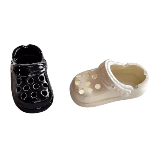 High-looking creative cute ashtray ornaments anti-flying ash ashtray office home living room hole shoes ceramic ashtray