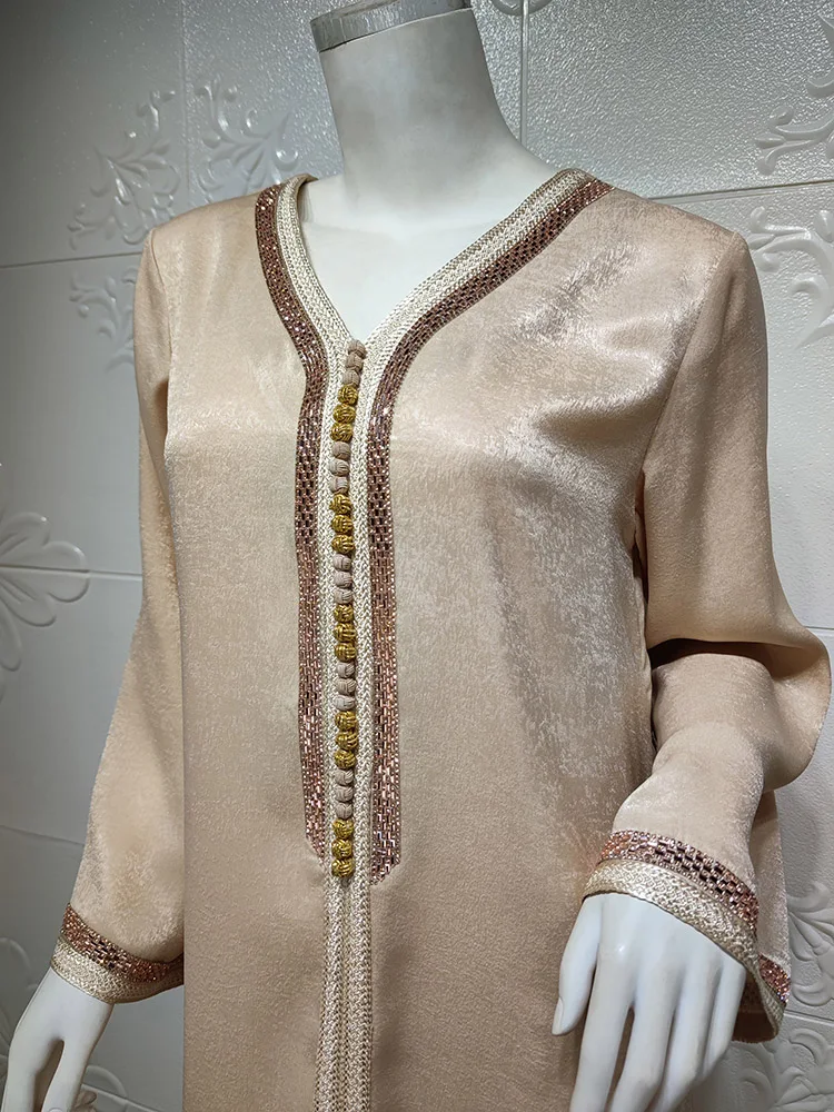 Hot Selling Arab Dubai Islamic Women Clothes Hot Drilling Plus Size Velvet Kaftan Dresses Muslim Women Dress