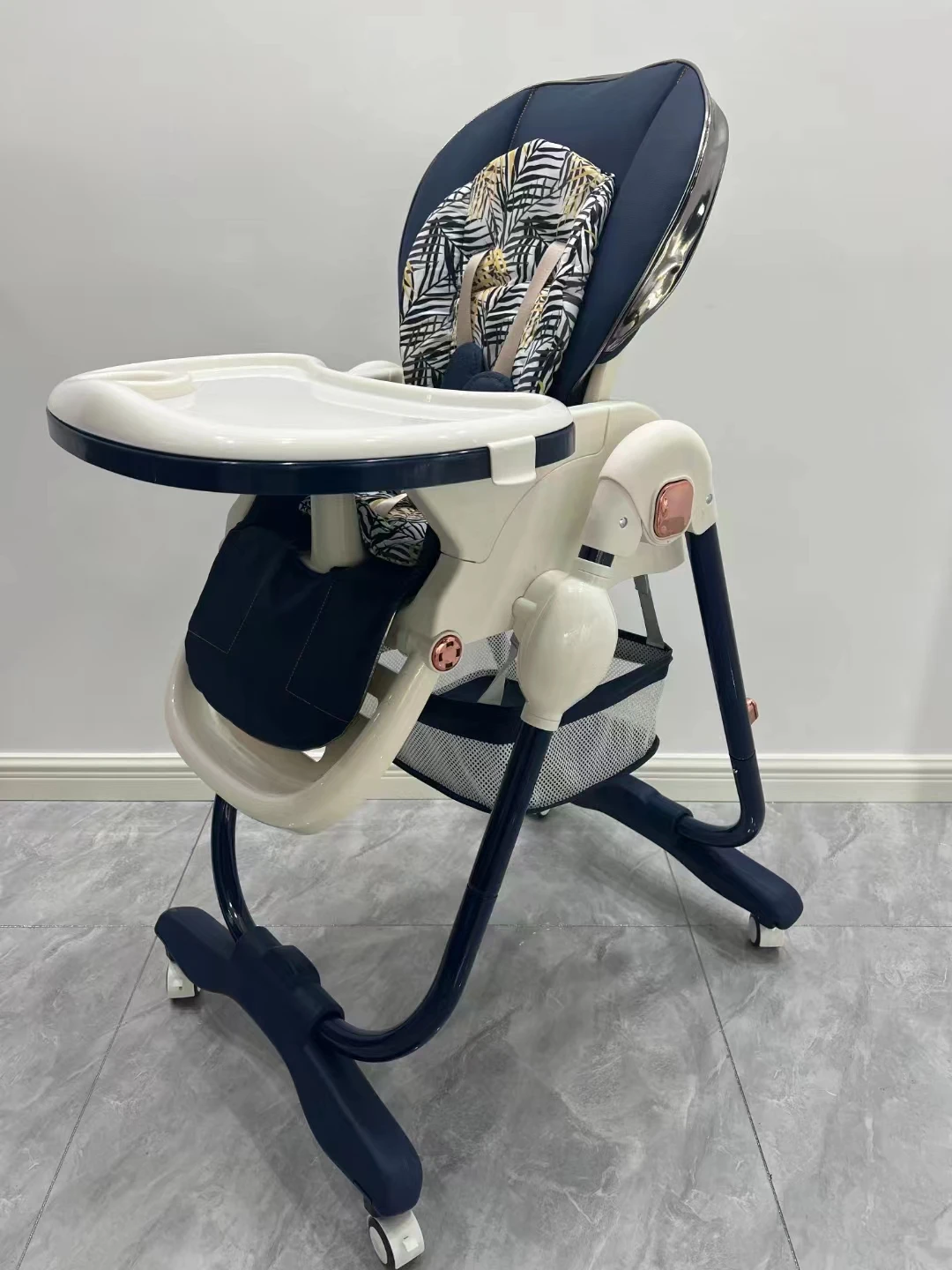 Luxury indoor multi-functional baby dining chair with universal wheel back adjustment child feeding chair