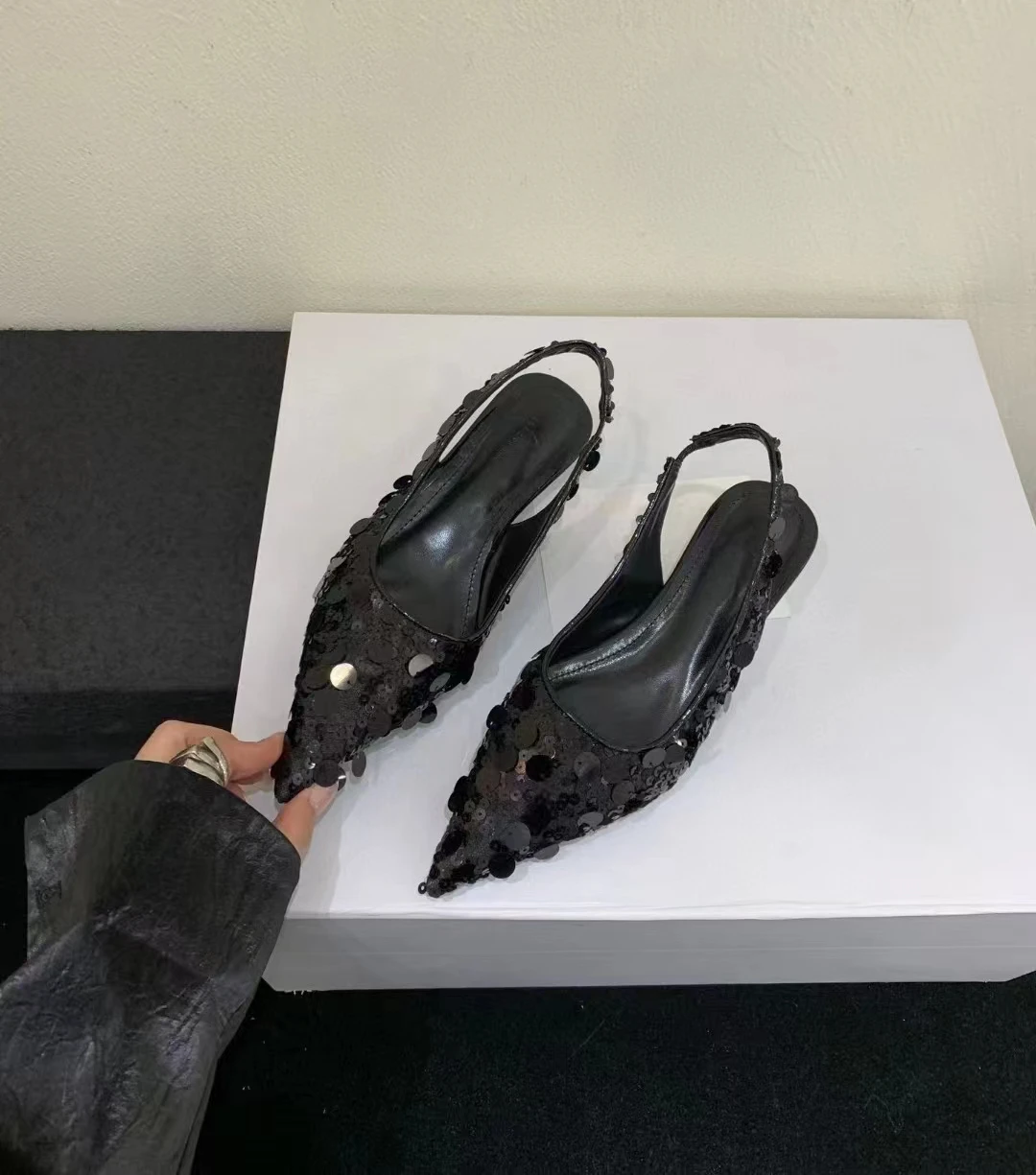 New Comfortable Shining Sequin Pointed Toe Flat Sandals  Ladies Wedge Sandals Shoes Luxury Sandal Heels Women Wholesale Shoes