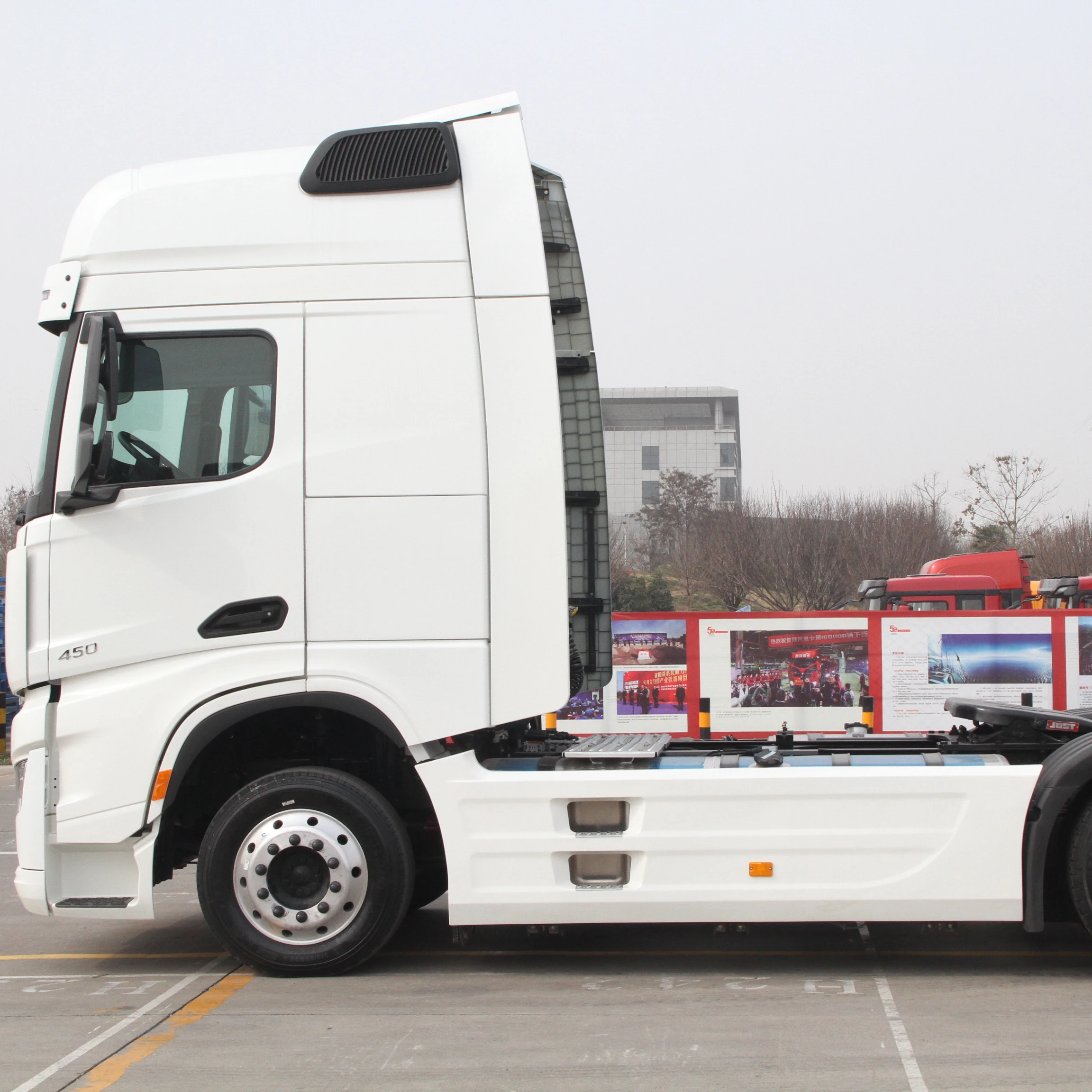 New Shacman X6000 6*4 450 Hp Color Blue Tractor Truck