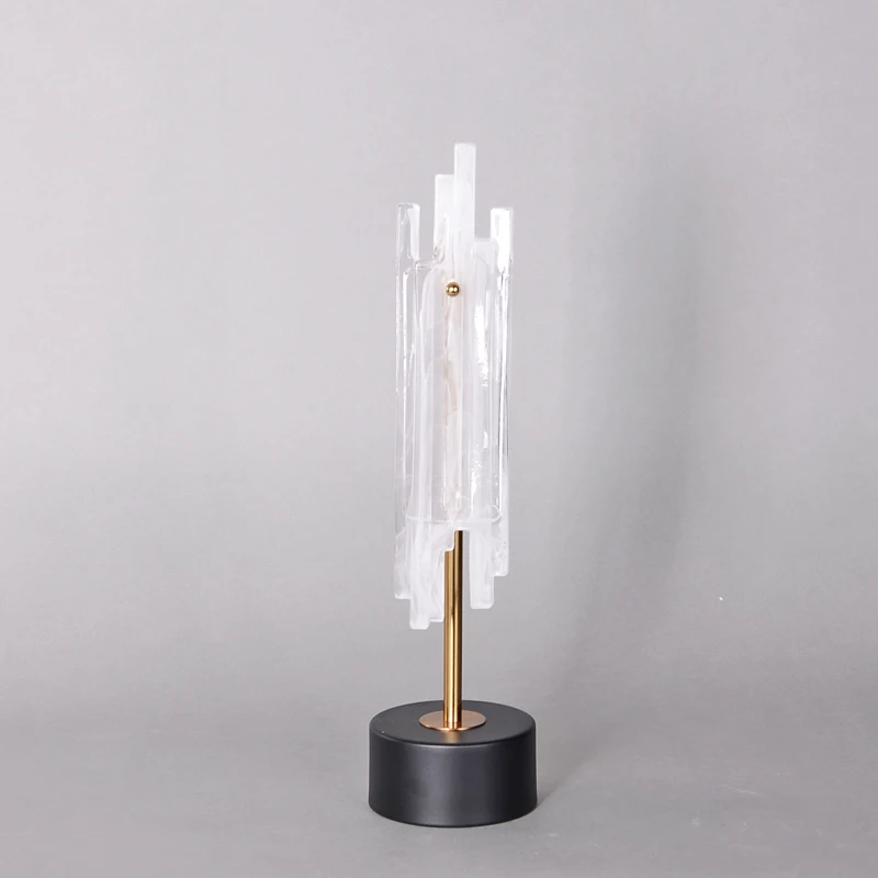 Trendy home decor accessories 2021 3 pieces set glass statue with matte black base decorations for room wholesale