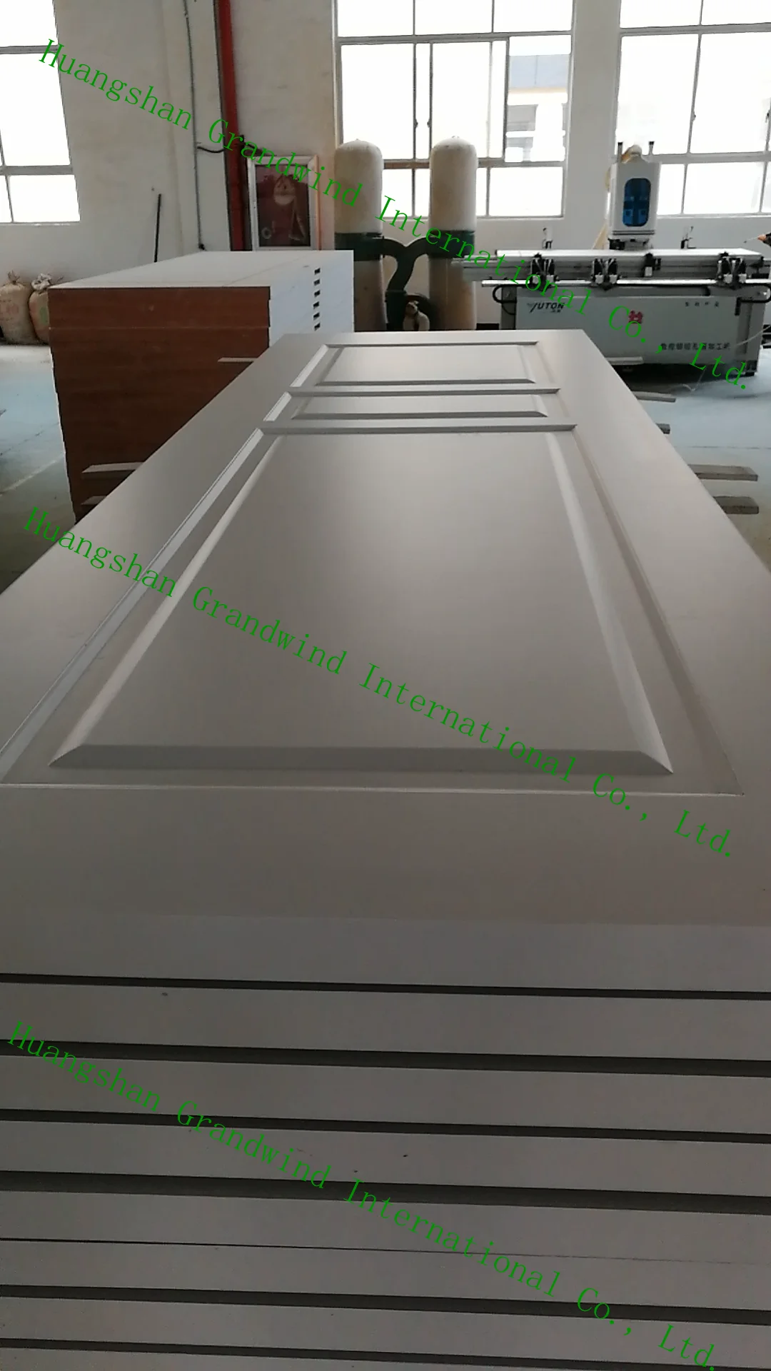 Waterproof Polish Panel Wood Plastic Composite Modern Wooden Interior Door For House