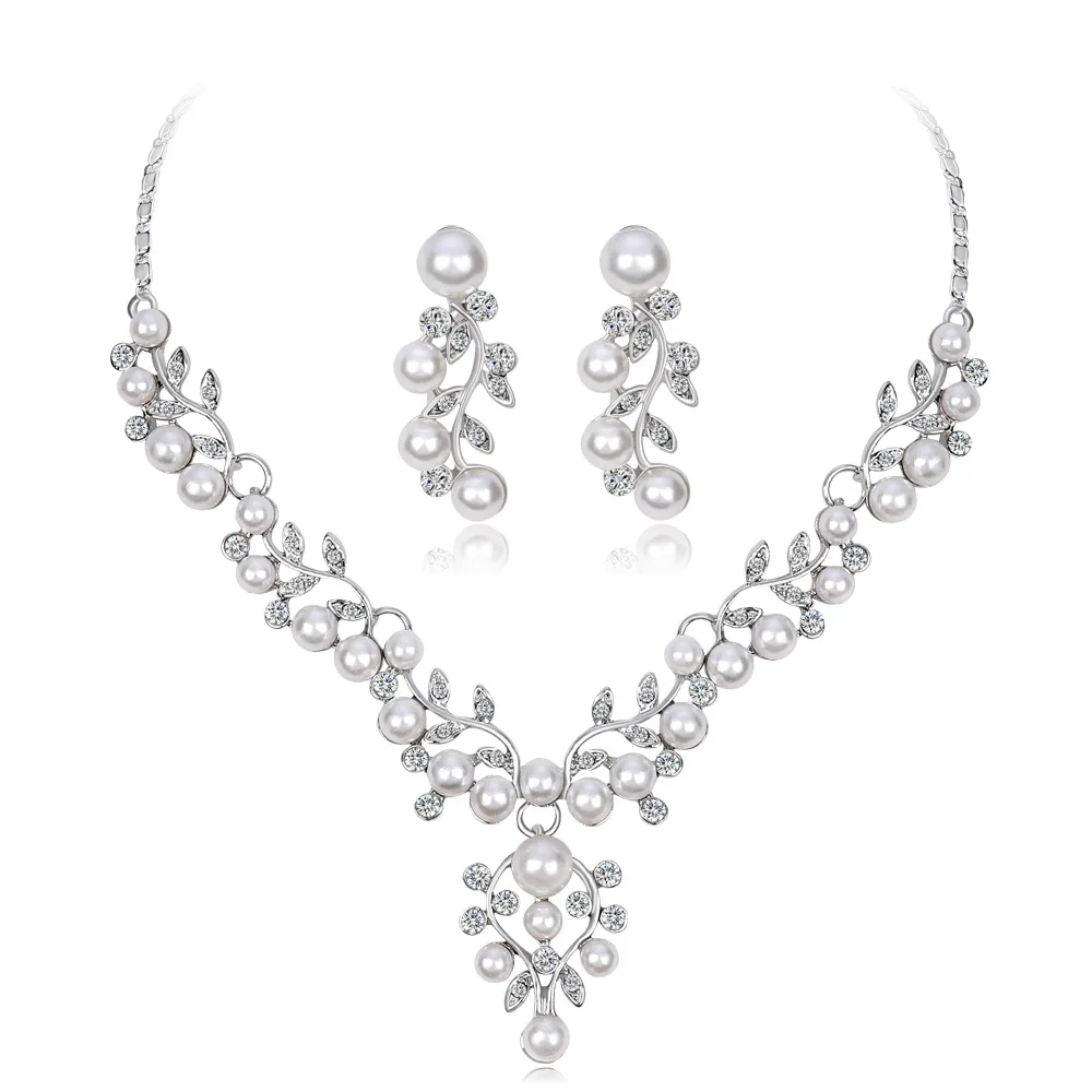 2 piece set European and American fashion atmospheric pearl rhinestone bridal necklace earrings Spanish