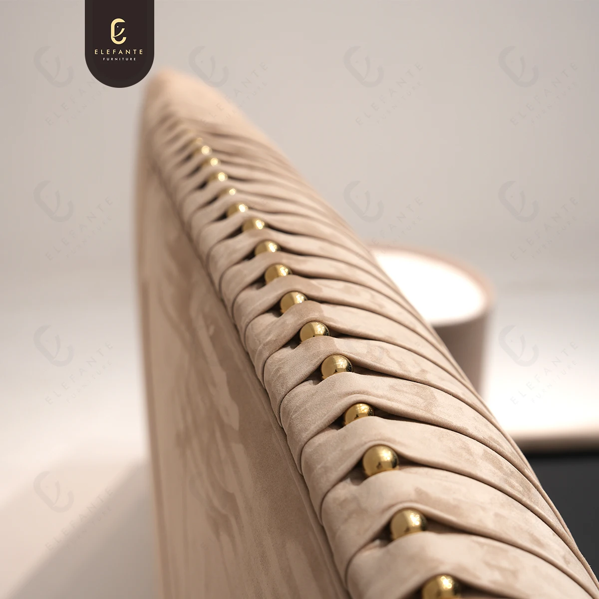 2024 Latest Italian Designer Luxury Double Bed Modern Soft Leather Queen King Size Bed for Bedroom Furniture Set