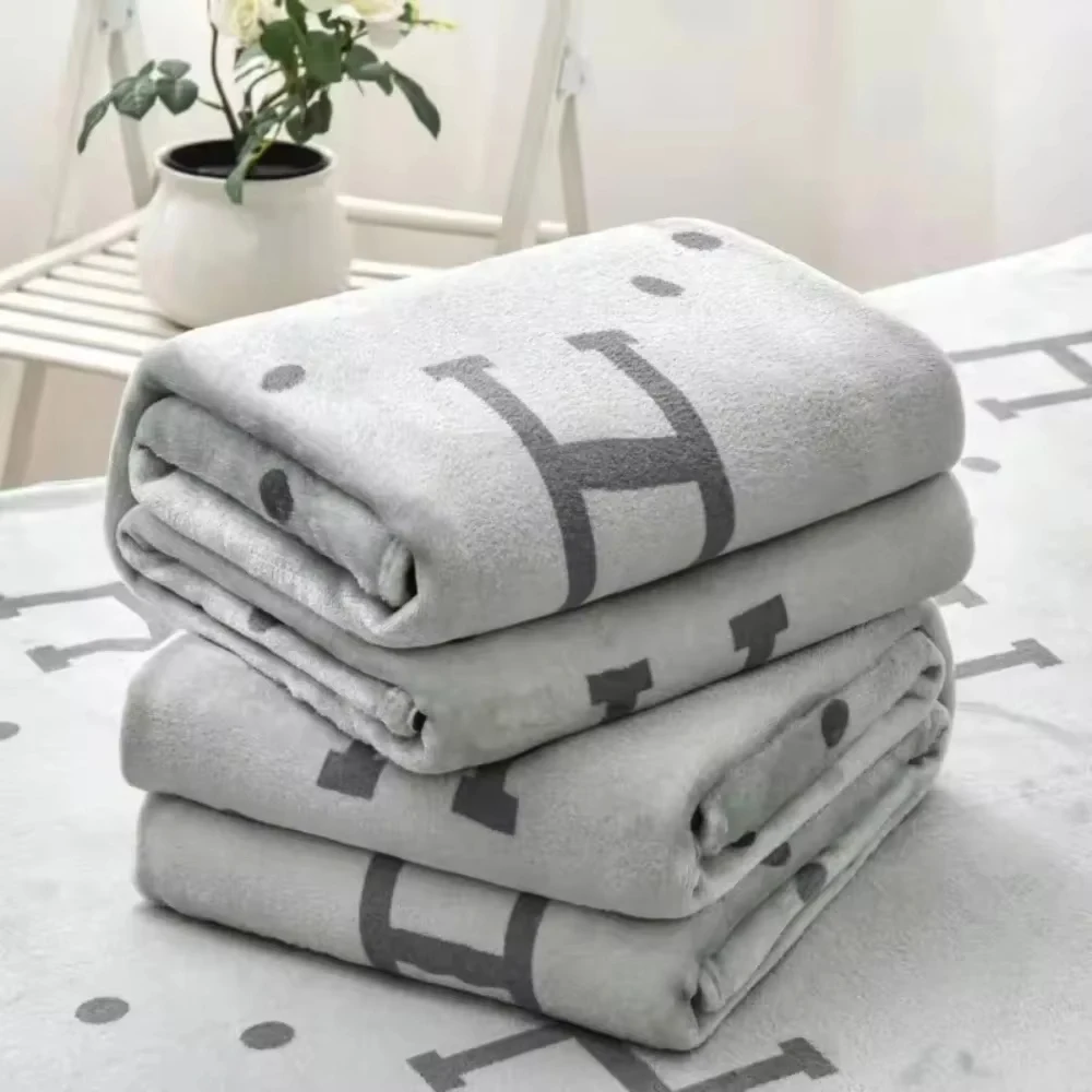 Four Seasons Blanket Air Conditioning Blanket Sheet Cover Blanket Sheet Dual Purpose Flannel  Sofa Throw