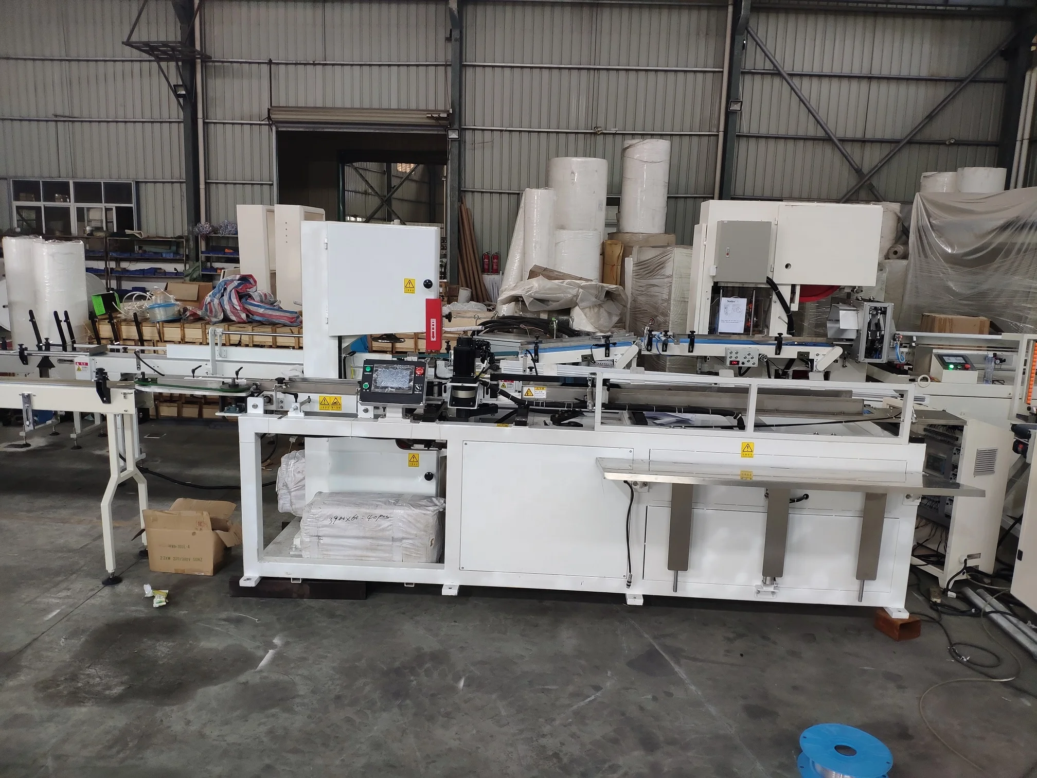 China factory direct sell auto cutter machinery toilet bathroom kitchen towel tissue paper roll band saw cutting machine