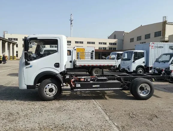 Dongfeng EV45 100% Electric Cargo Light Duty Truck Chassis CATL 81.14kWh 350km DC/AC Charging Form Ready to Ship on Sale!